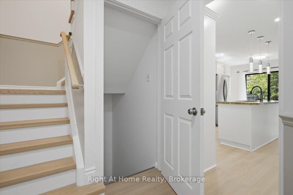 Photo 6 of 2256 Munns Avenue, Oakville, River Oaks — HOMEH