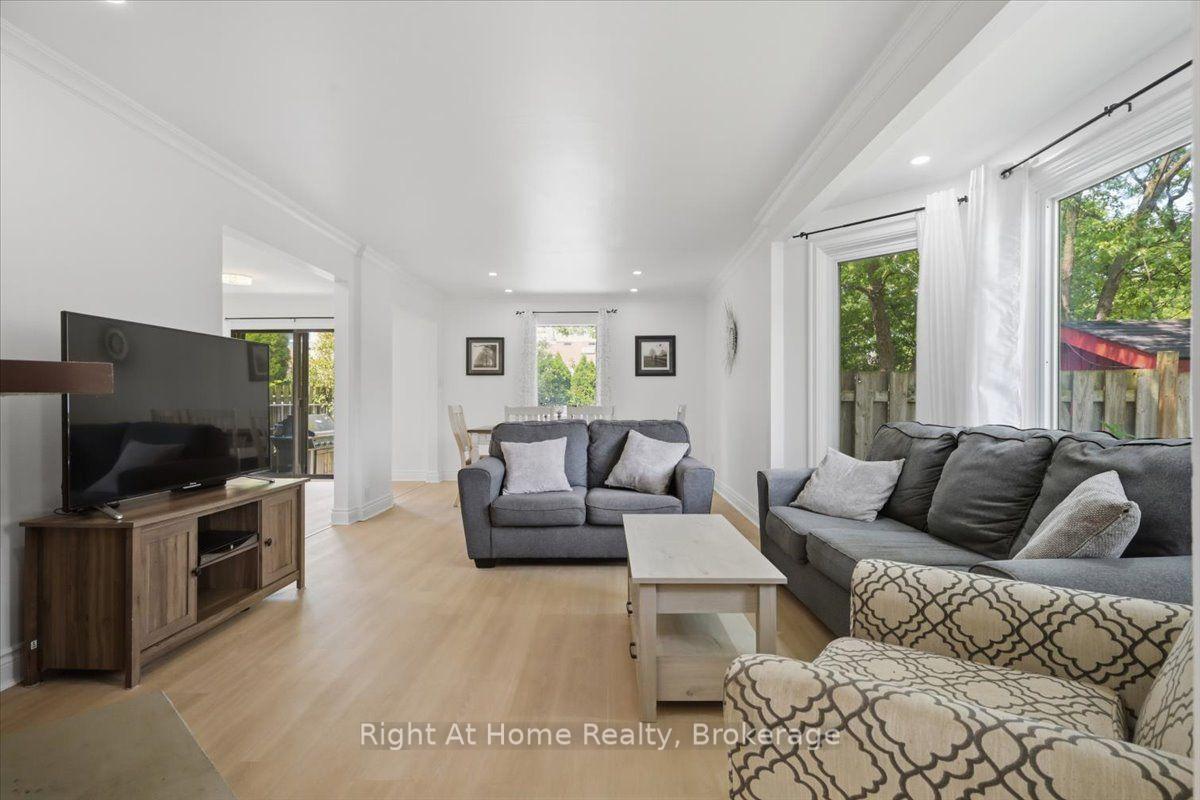 Photo 9 of 2256 Munns Avenue, Oakville, River Oaks — HOMEH