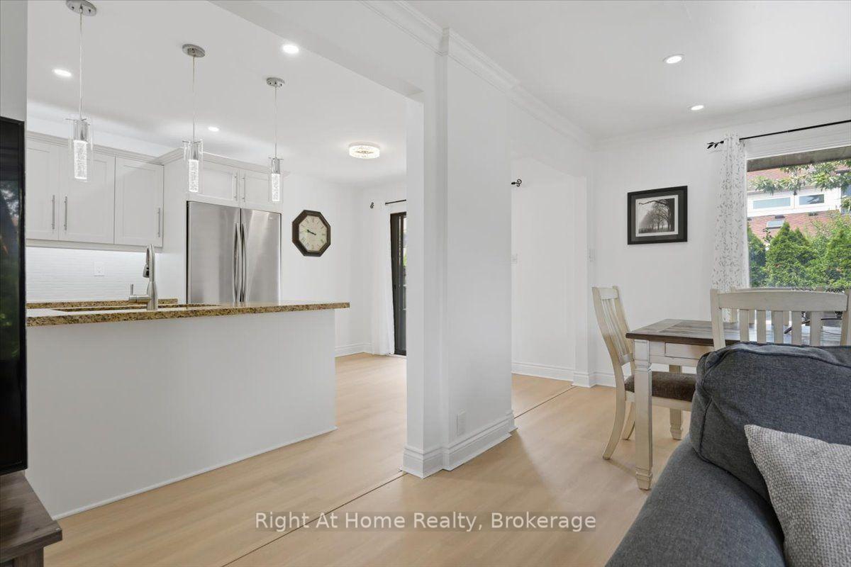 Photo 12 of 2256 Munns Avenue, Oakville, River Oaks — HOMEH