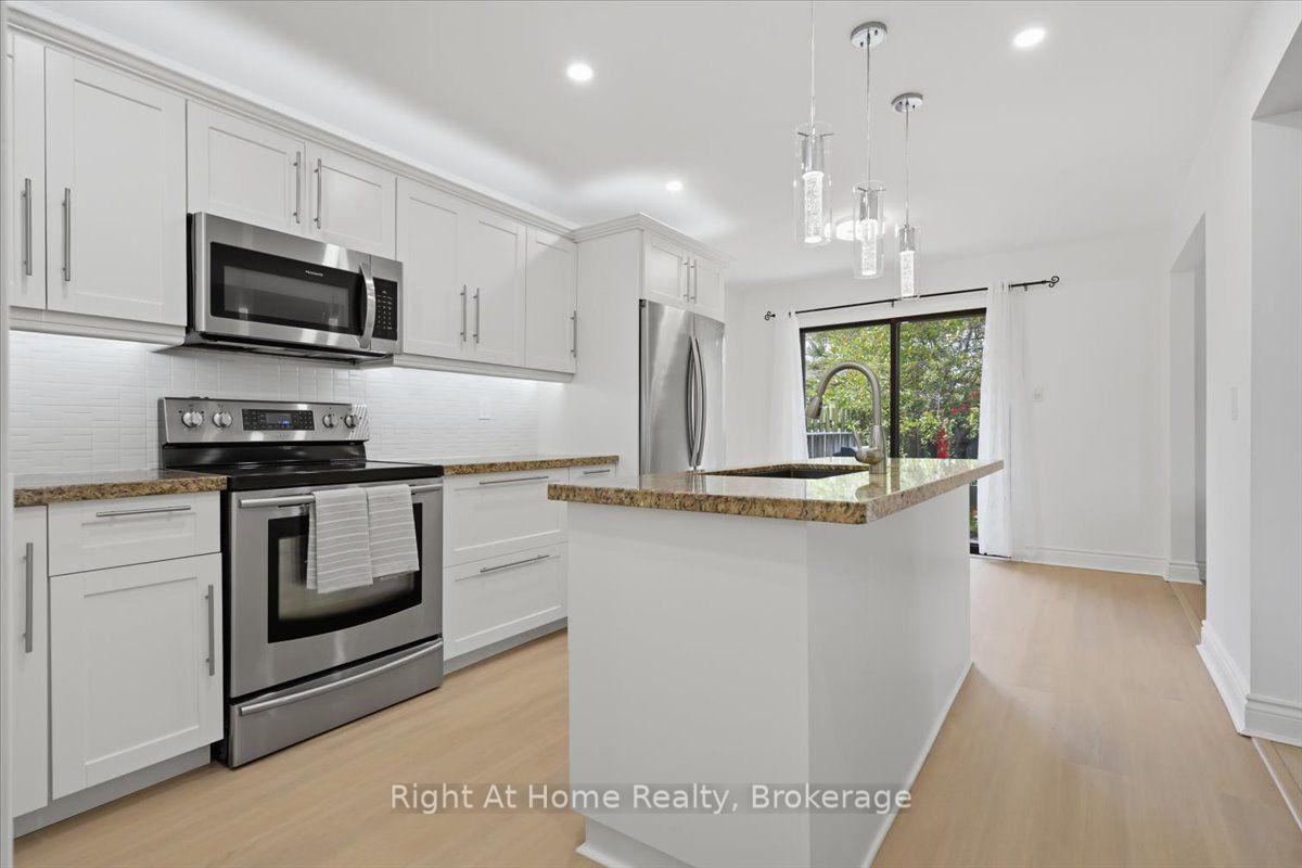 Photo 15 of 2256 Munns Avenue, Oakville, River Oaks — HOMEH