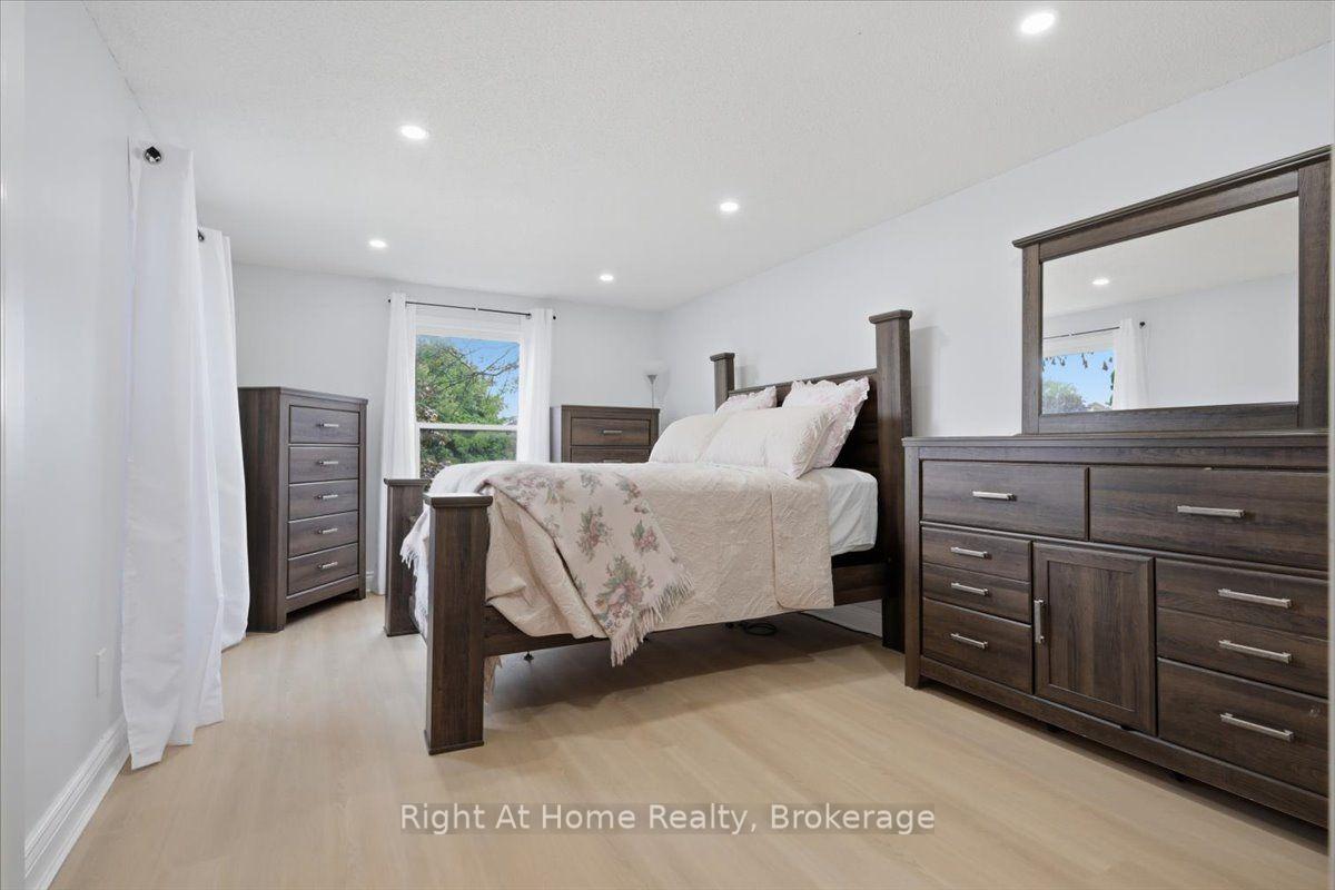 Photo 26 of 2256 Munns Avenue, Oakville, River Oaks — HOMEH