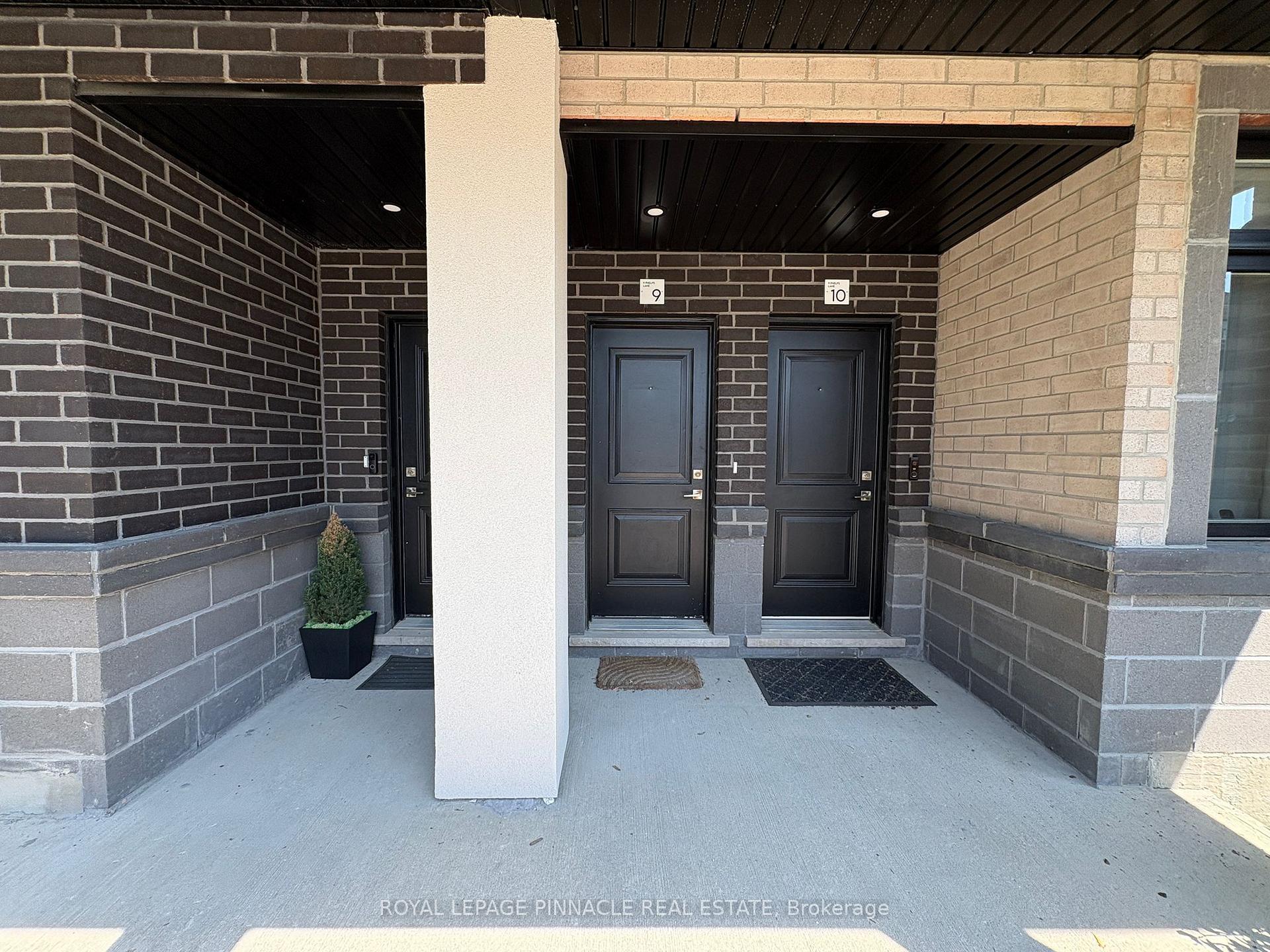 Photo 1 of Unit #9, 9 Phelps Lane, Richmond Hill, Oak Ridges — HOMEH