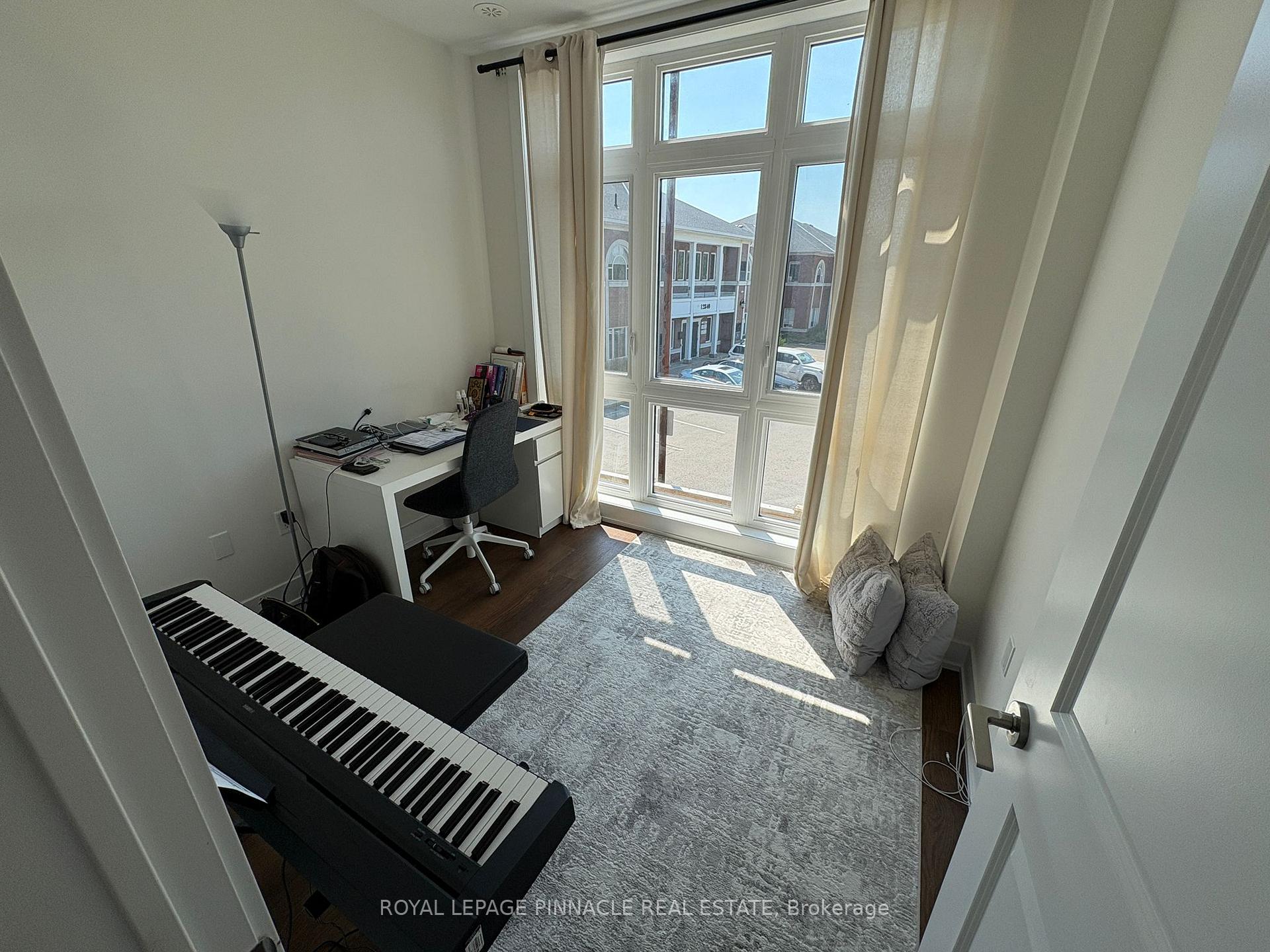 Photo 10 of Unit #9, 9 Phelps Lane, Richmond Hill, Oak Ridges — HOMEH