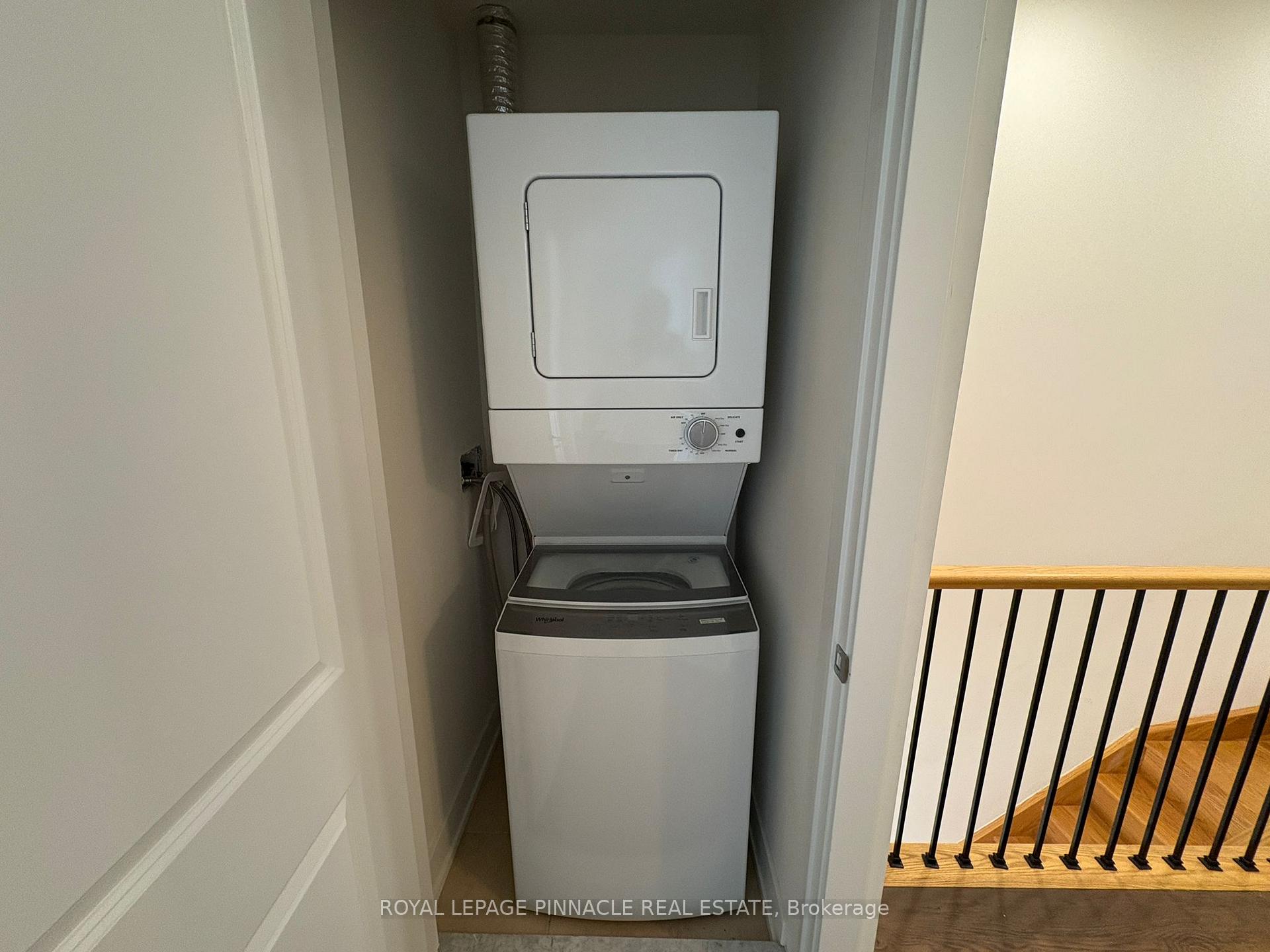 Photo 23 of Unit #9, 9 Phelps Lane, Richmond Hill, Oak Ridges — HOMEH