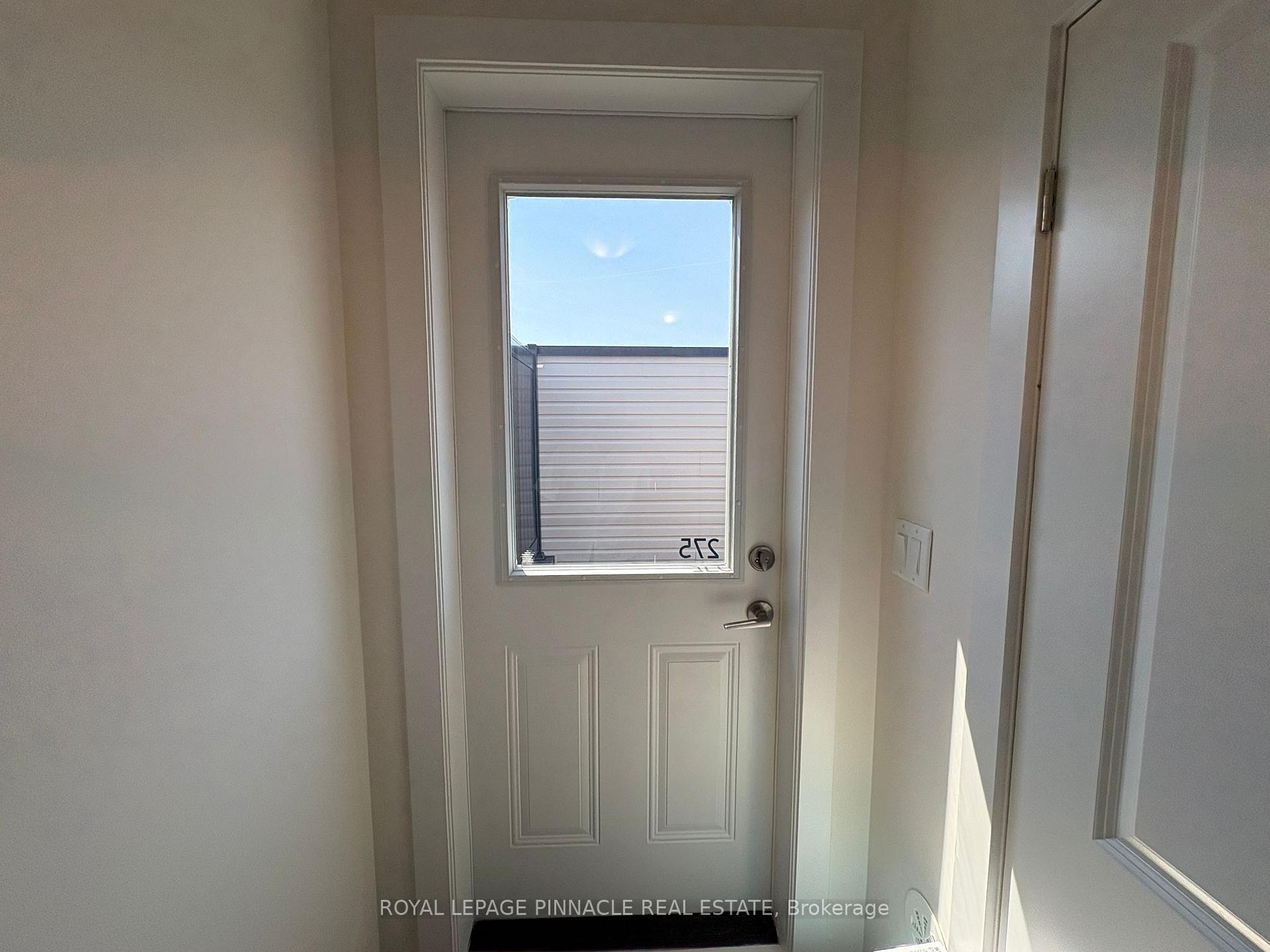 Photo 25 of Unit #9, 9 Phelps Lane, Richmond Hill, Oak Ridges — HOMEH