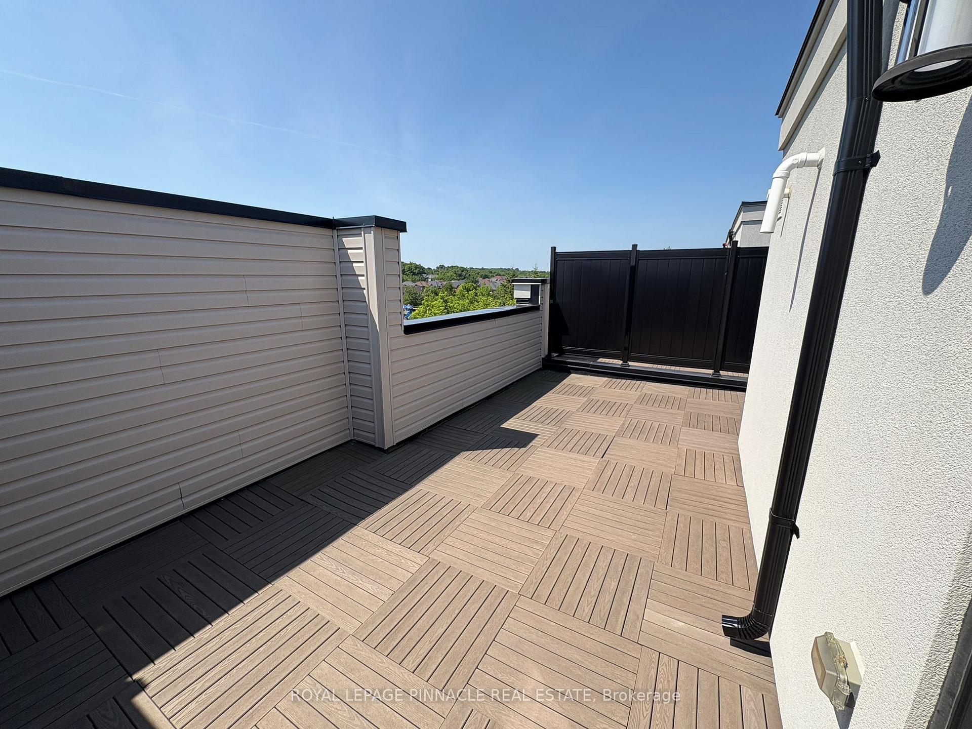Photo 26 of Unit #9, 9 Phelps Lane, Richmond Hill, Oak Ridges — HOMEH