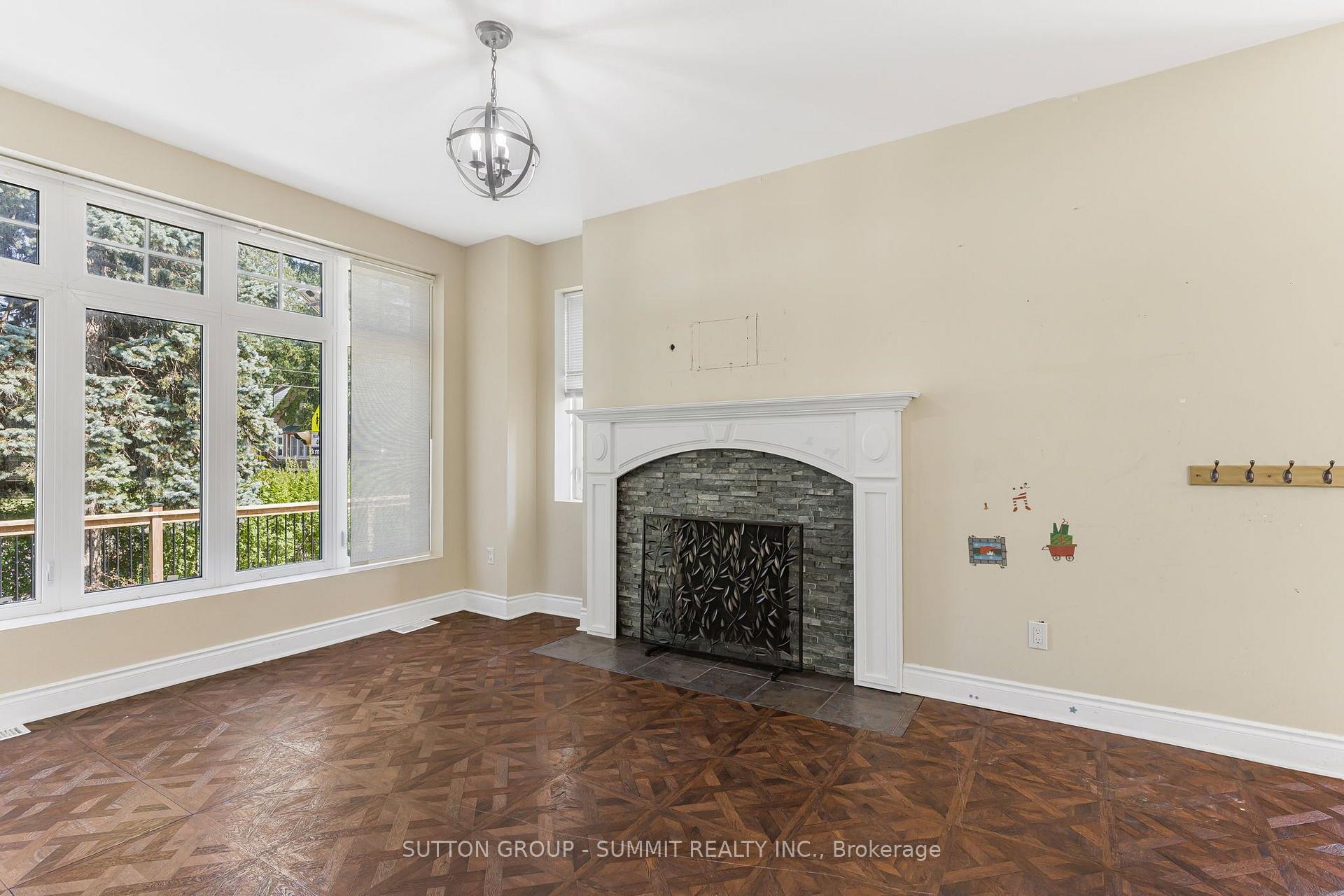 Photo 5 of 403 Niagara Street, Welland, Prince Charles — HOMEH