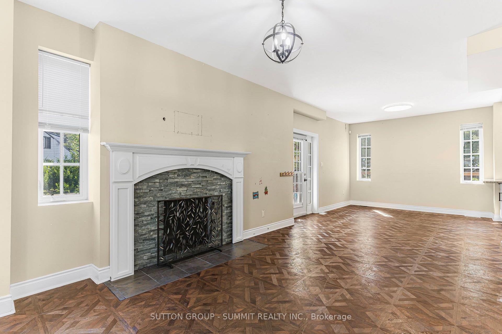 Photo 6 of 403 Niagara Street, Welland, Prince Charles — HOMEH