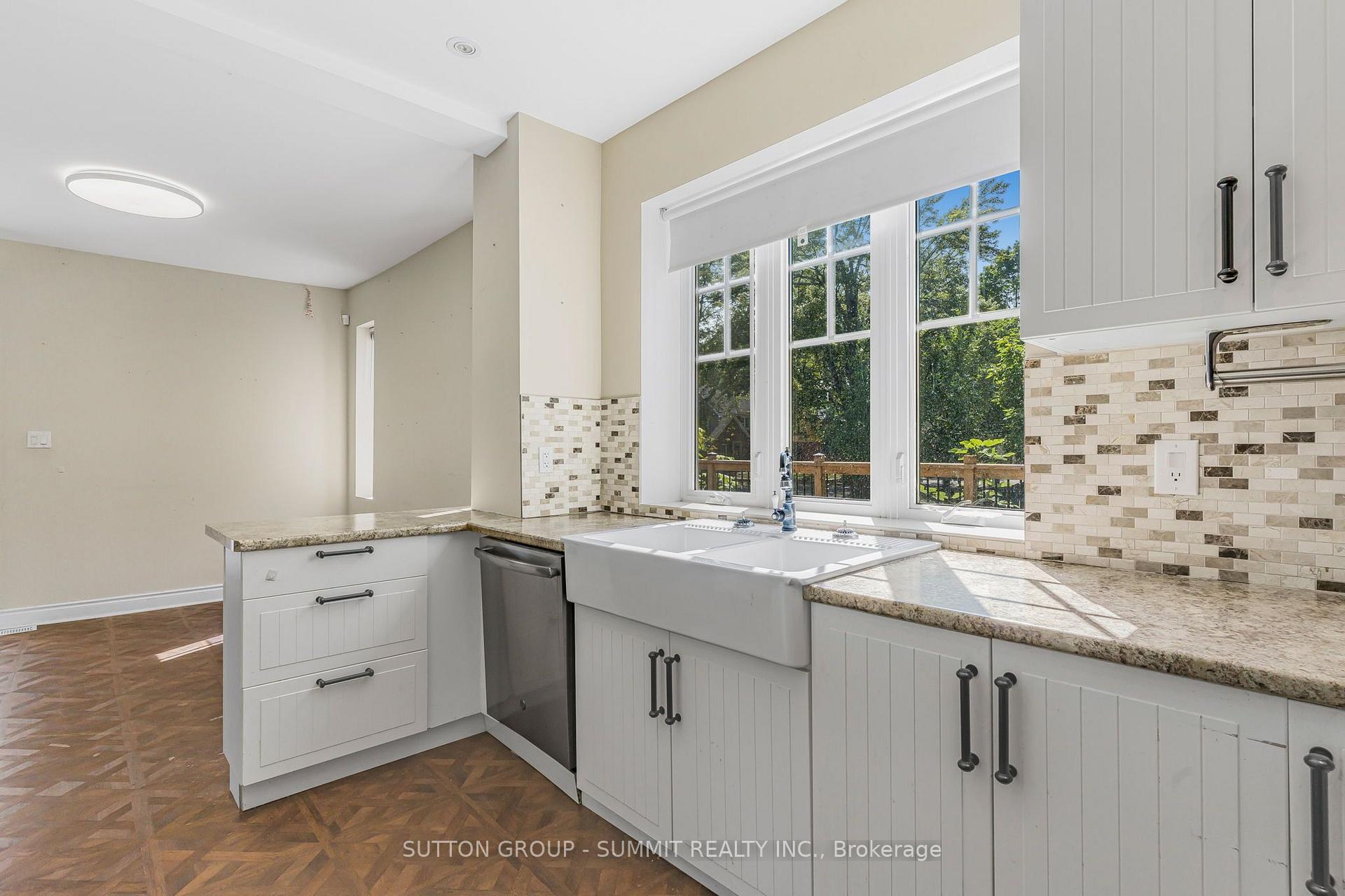 Photo 13 of 403 Niagara Street, Welland, Prince Charles — HOMEH