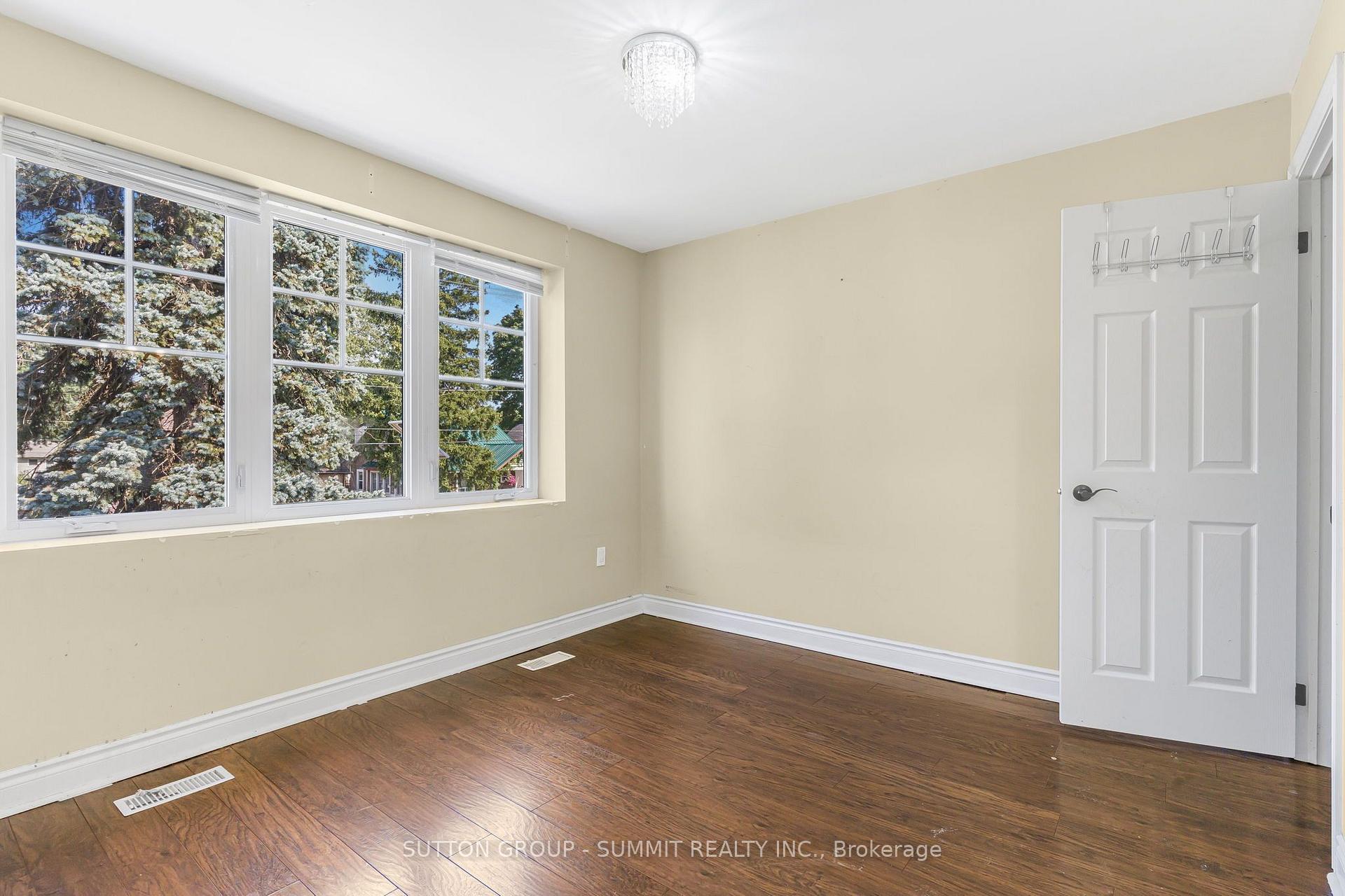 Photo 18 of 403 Niagara Street, Welland, Prince Charles — HOMEH