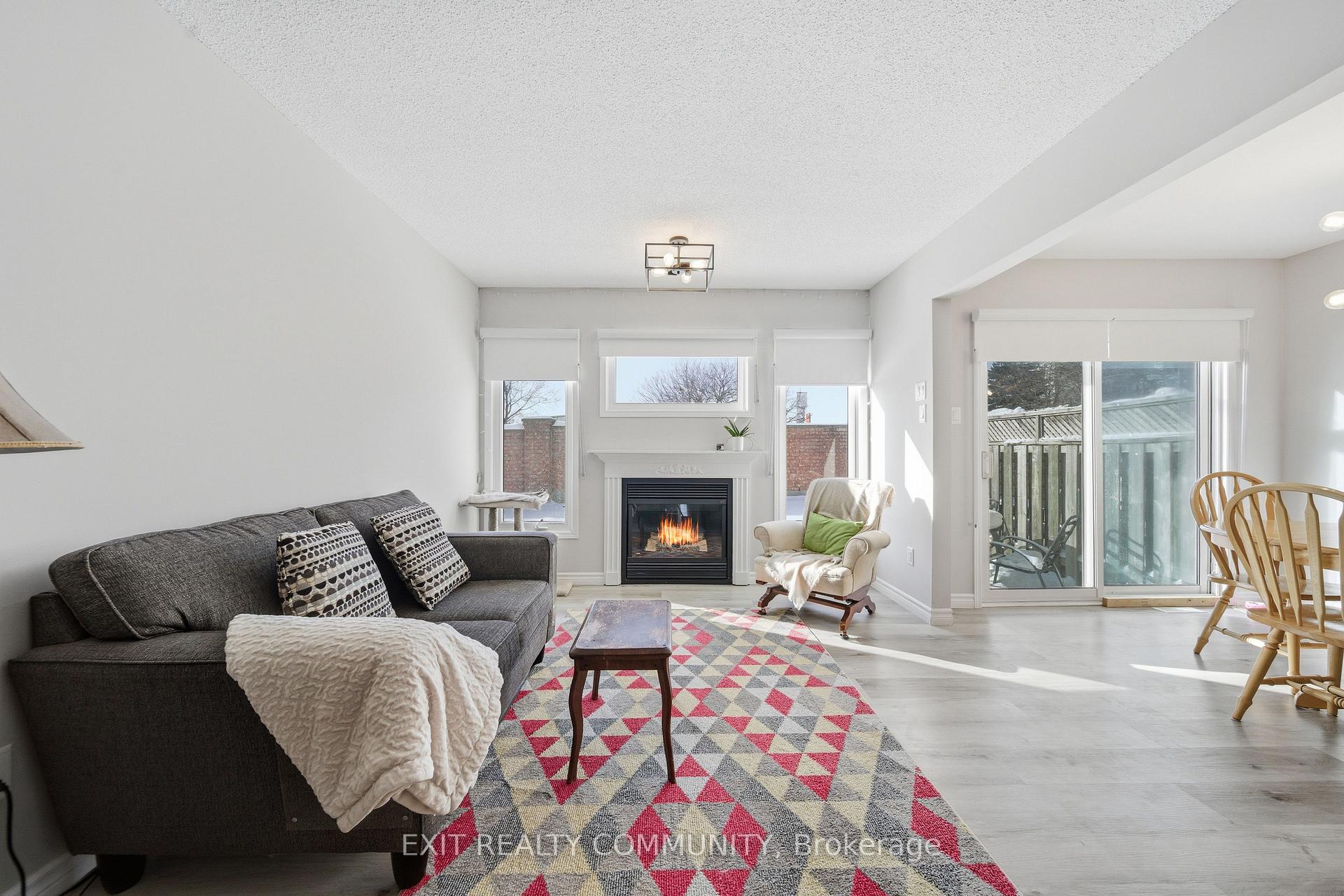 Photo 5 of Unit 15, 601 Grenfell Drive, London, North C — HOMEH