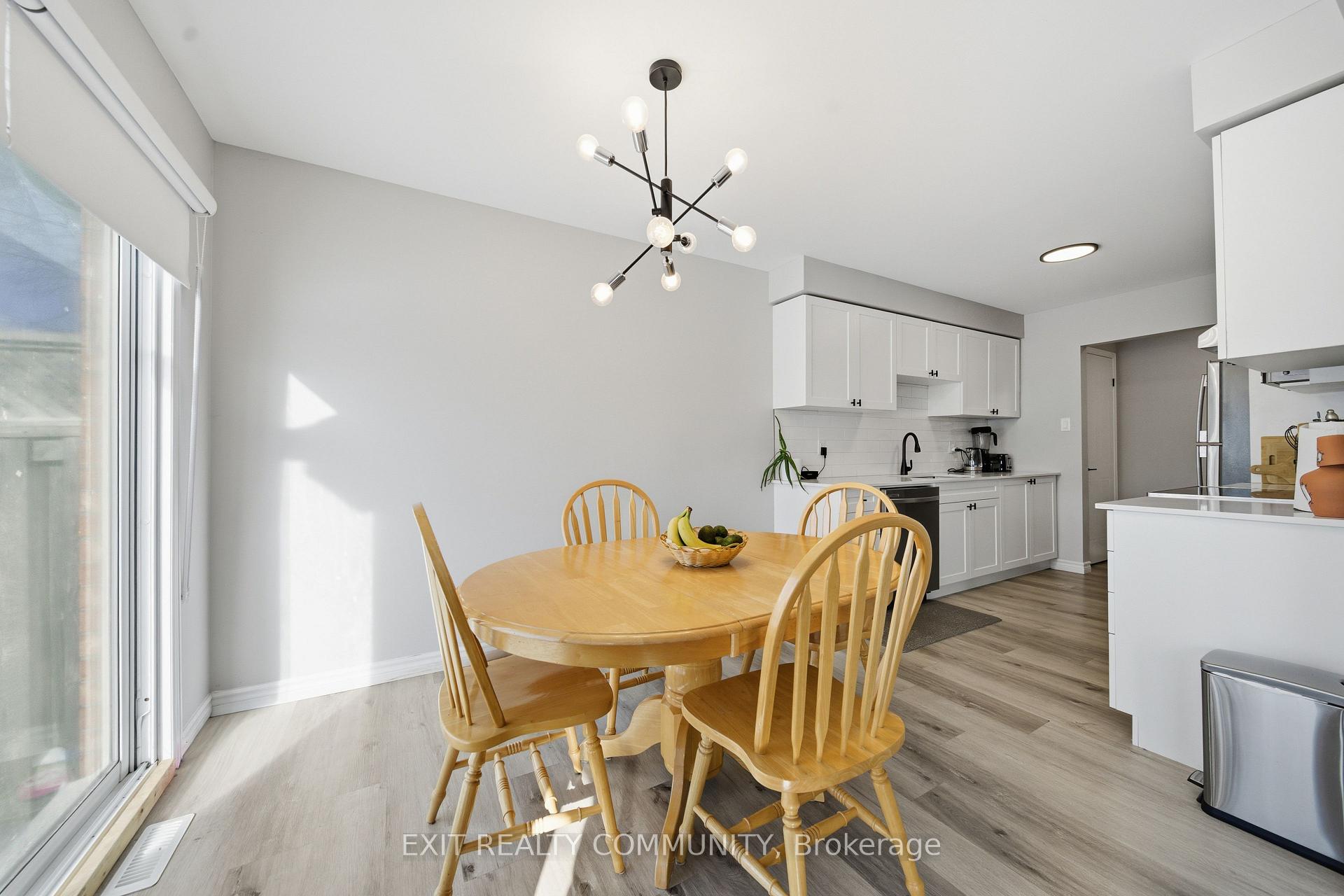 Photo 13 of Unit 15, 601 Grenfell Drive, London, North C — HOMEH