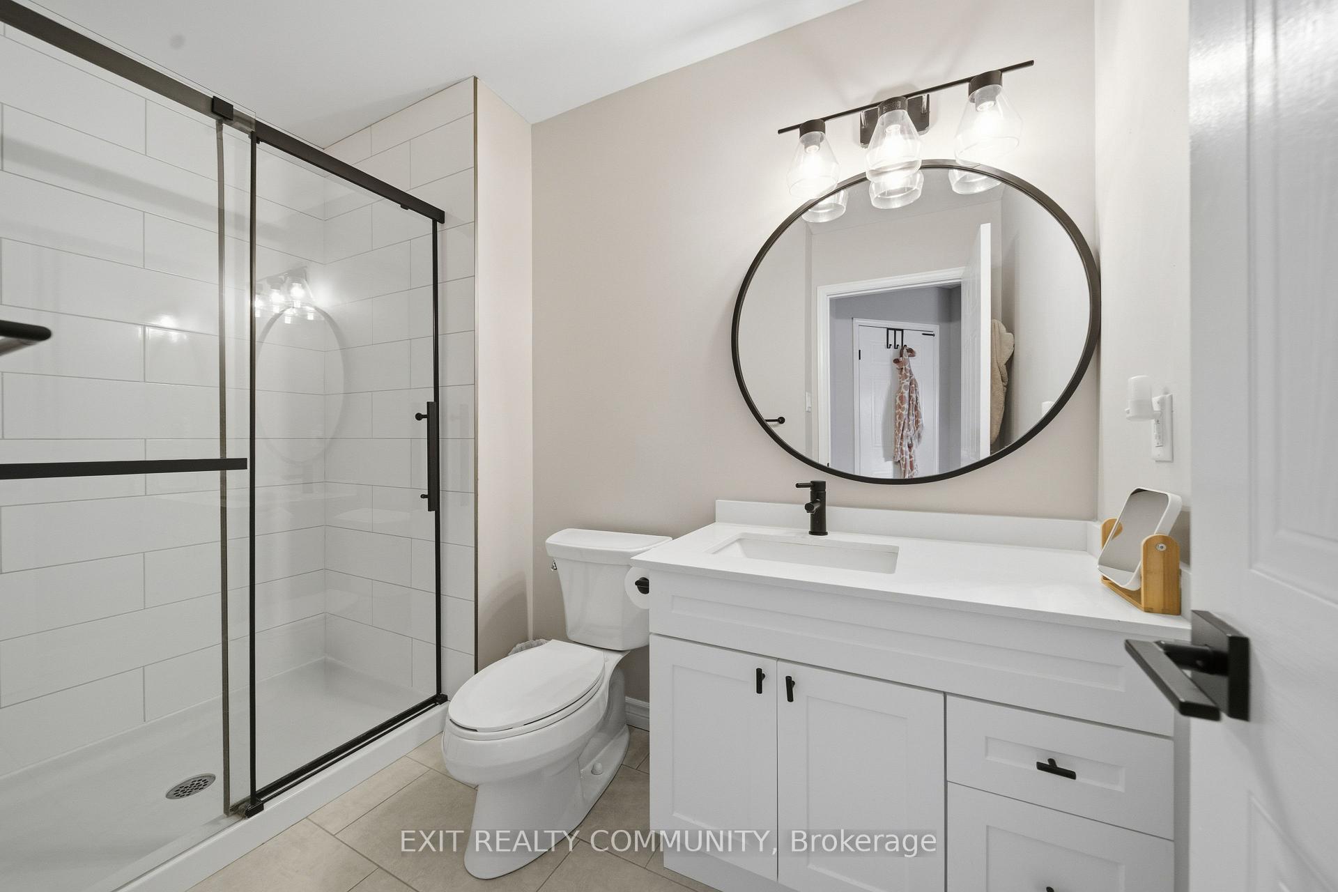 Photo 14 of Unit 15, 601 Grenfell Drive, London, North C — HOMEH