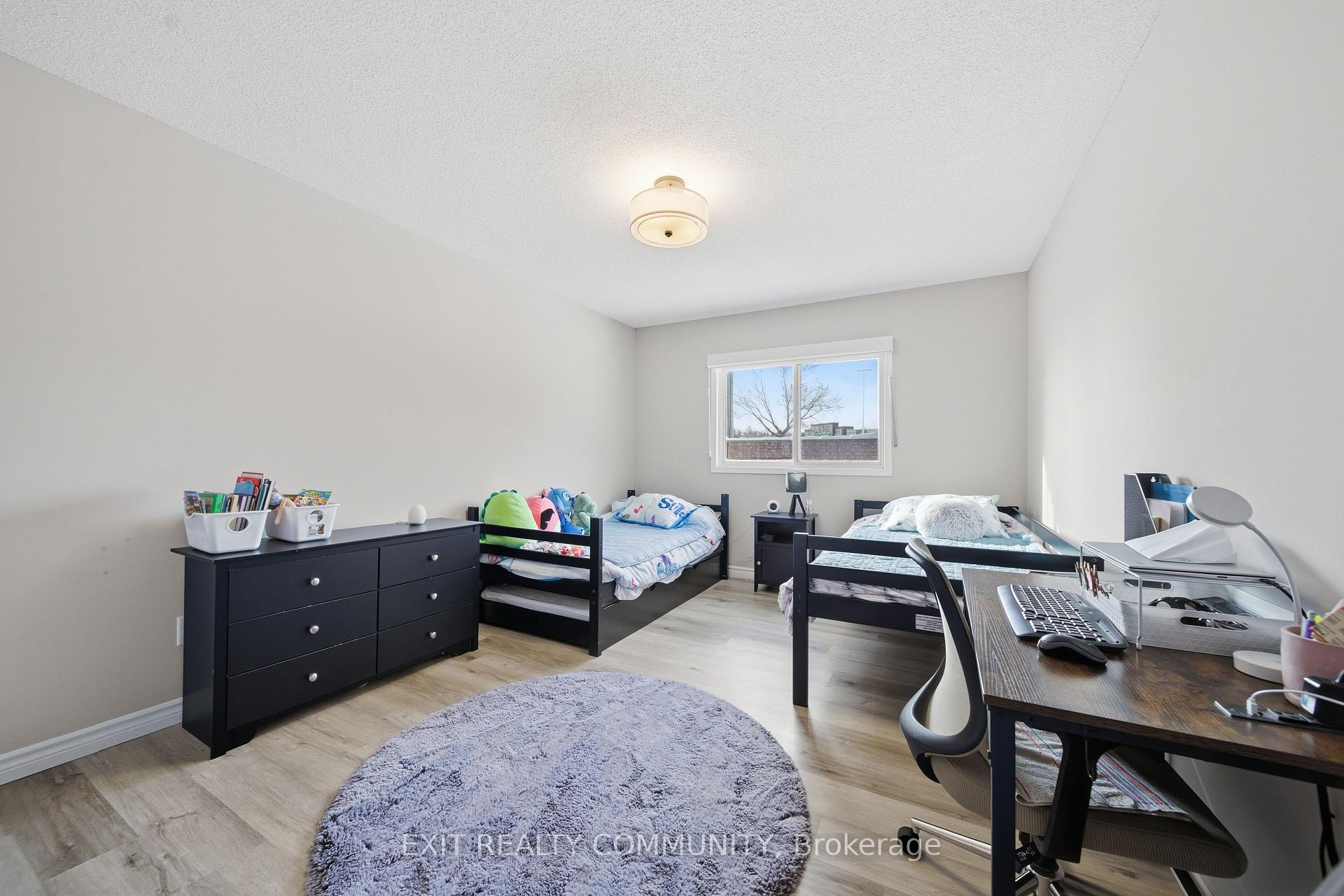 Photo 15 of Unit 15, 601 Grenfell Drive, London, North C — HOMEH