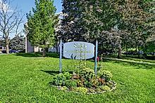 Photo of Unit 201, 820 Laurier Boulevard N