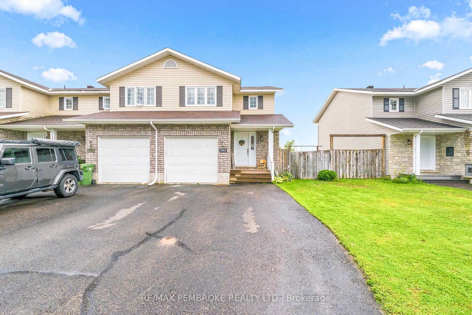 Photo 3 of 3003 Sandstone Crescent, Petawawa, Petawawa — HOMEH