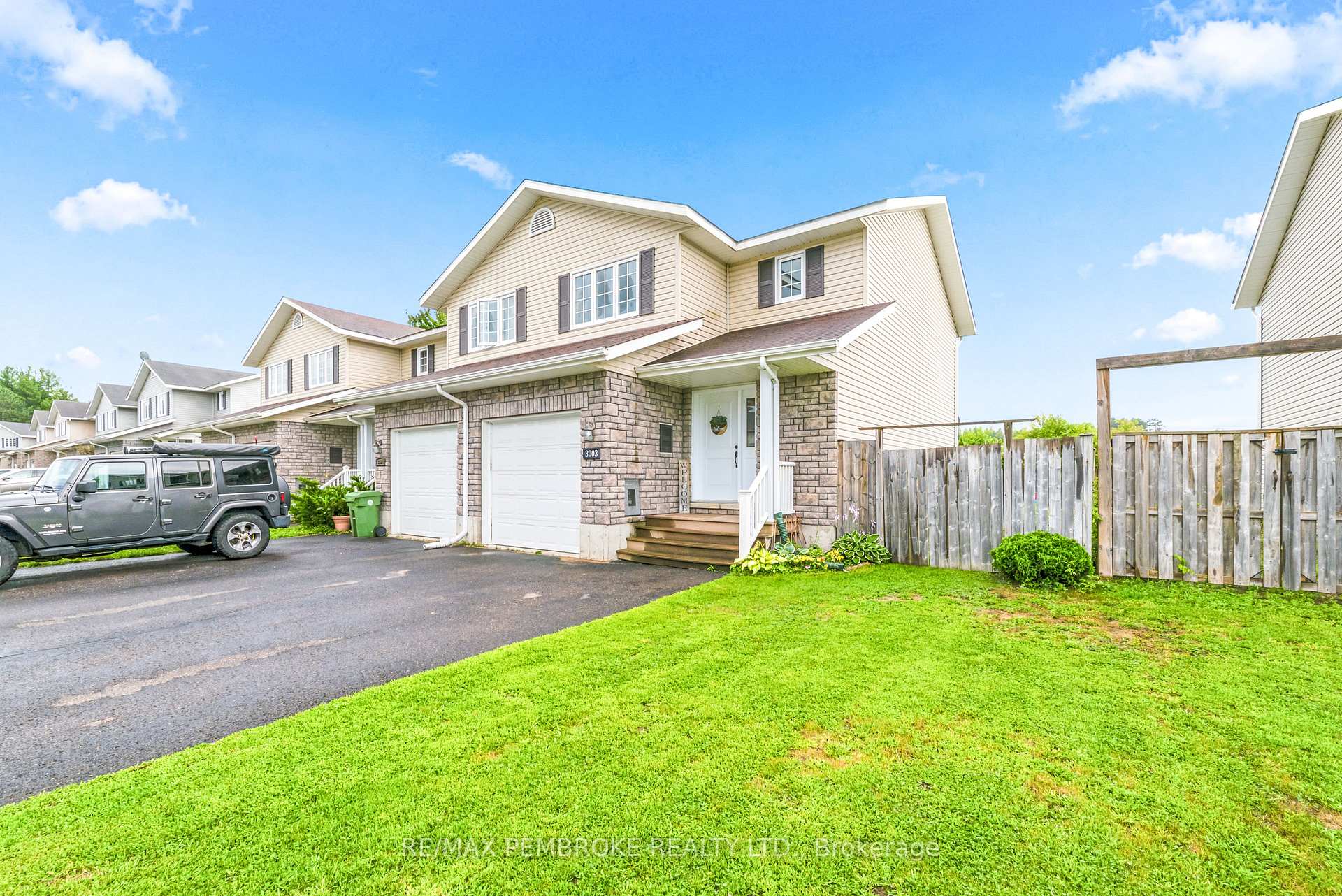 Photo 1 of 3003 Sandstone Crescent, Petawawa, Petawawa — HOMEH