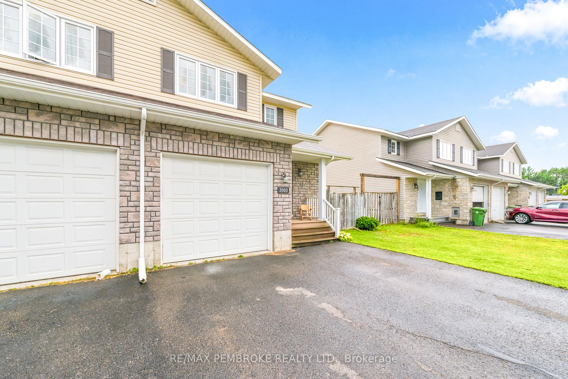 Photo 4 of 3003 Sandstone Crescent, Petawawa, Petawawa — HOMEH