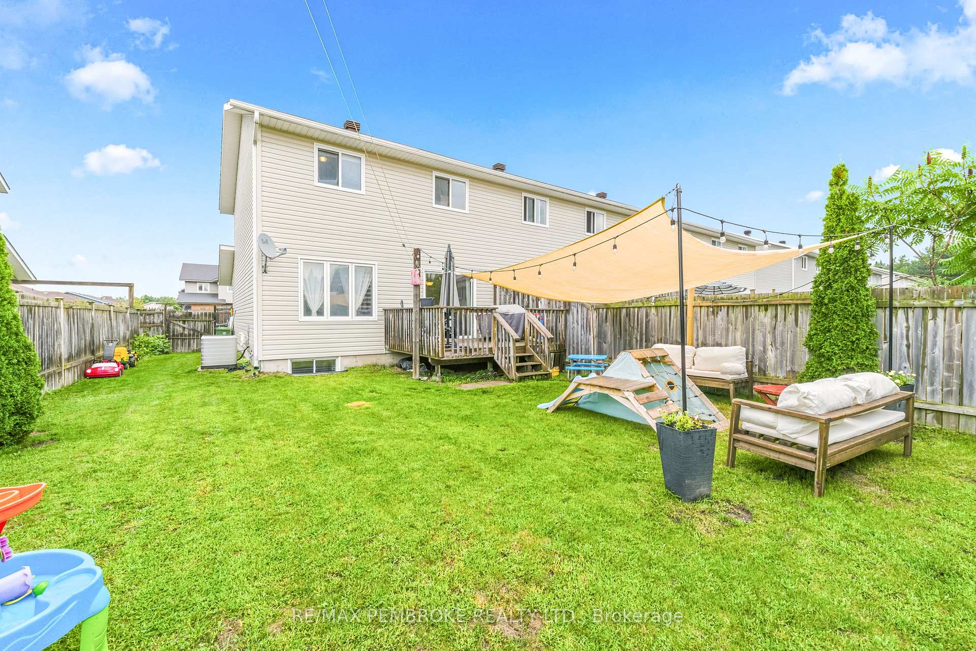 Photo 46 of 3003 Sandstone Crescent, Petawawa, Petawawa — HOMEH