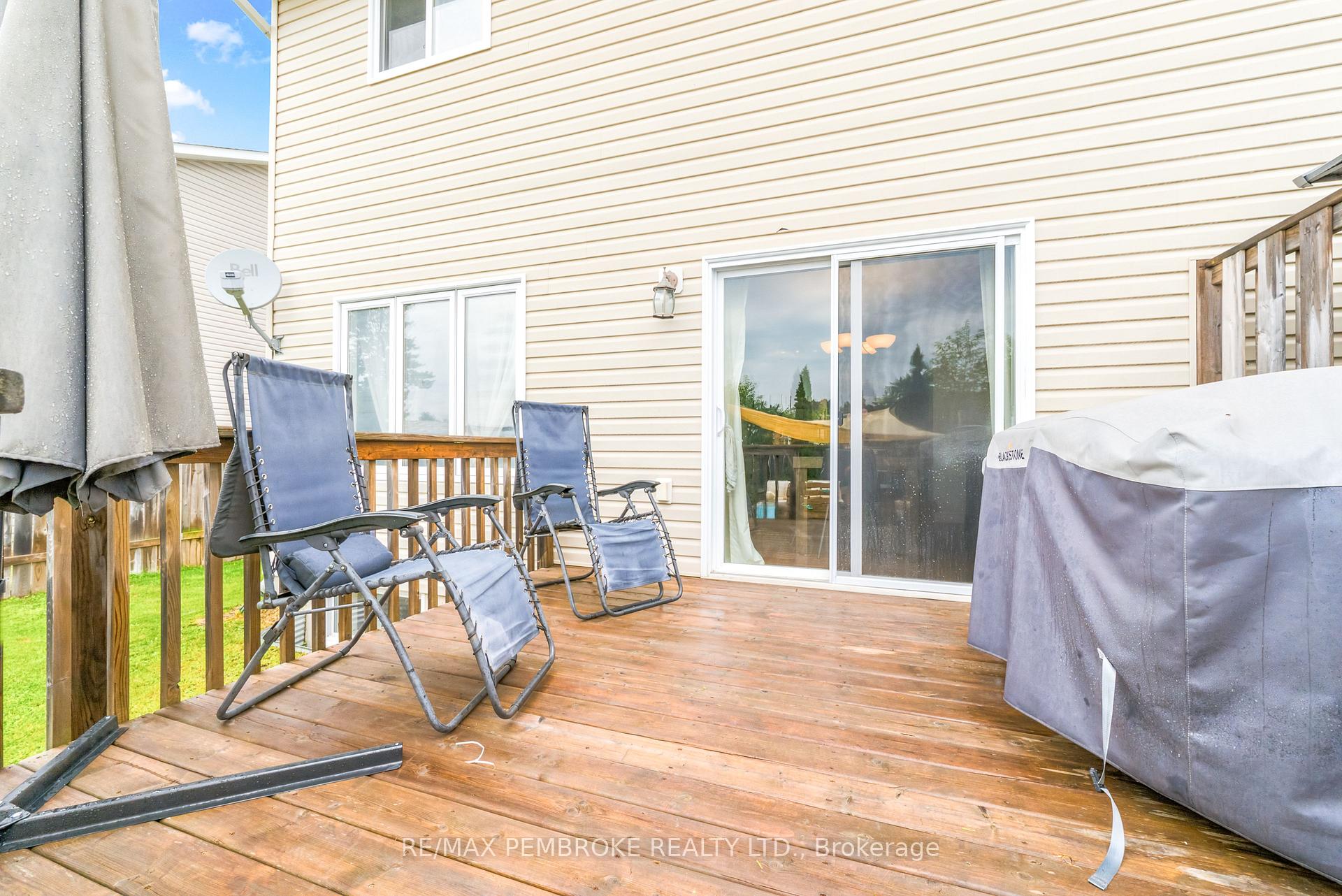 Photo 43 of 3003 Sandstone Crescent, Petawawa, Petawawa — HOMEH