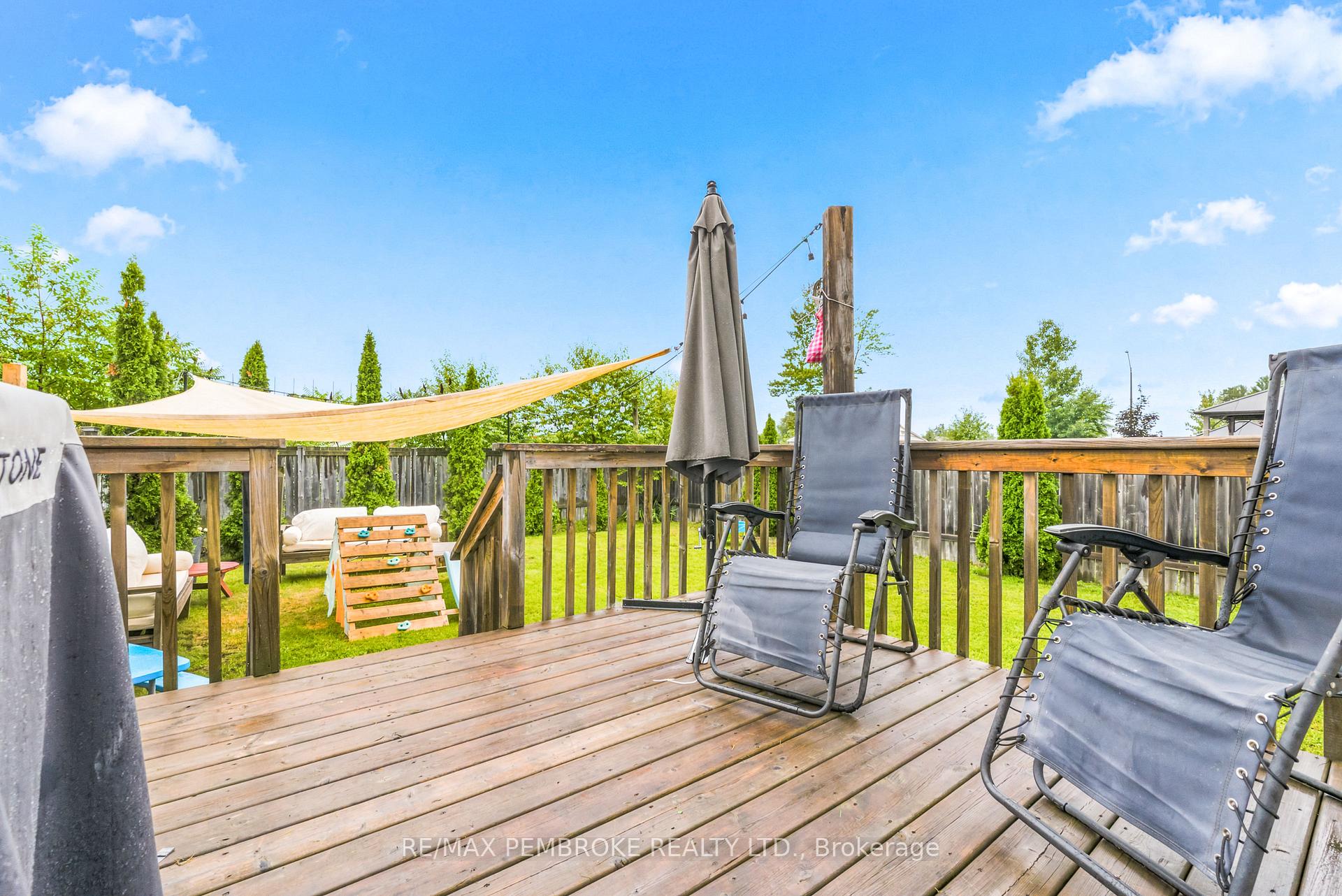 Photo 44 of 3003 Sandstone Crescent, Petawawa, Petawawa — HOMEH