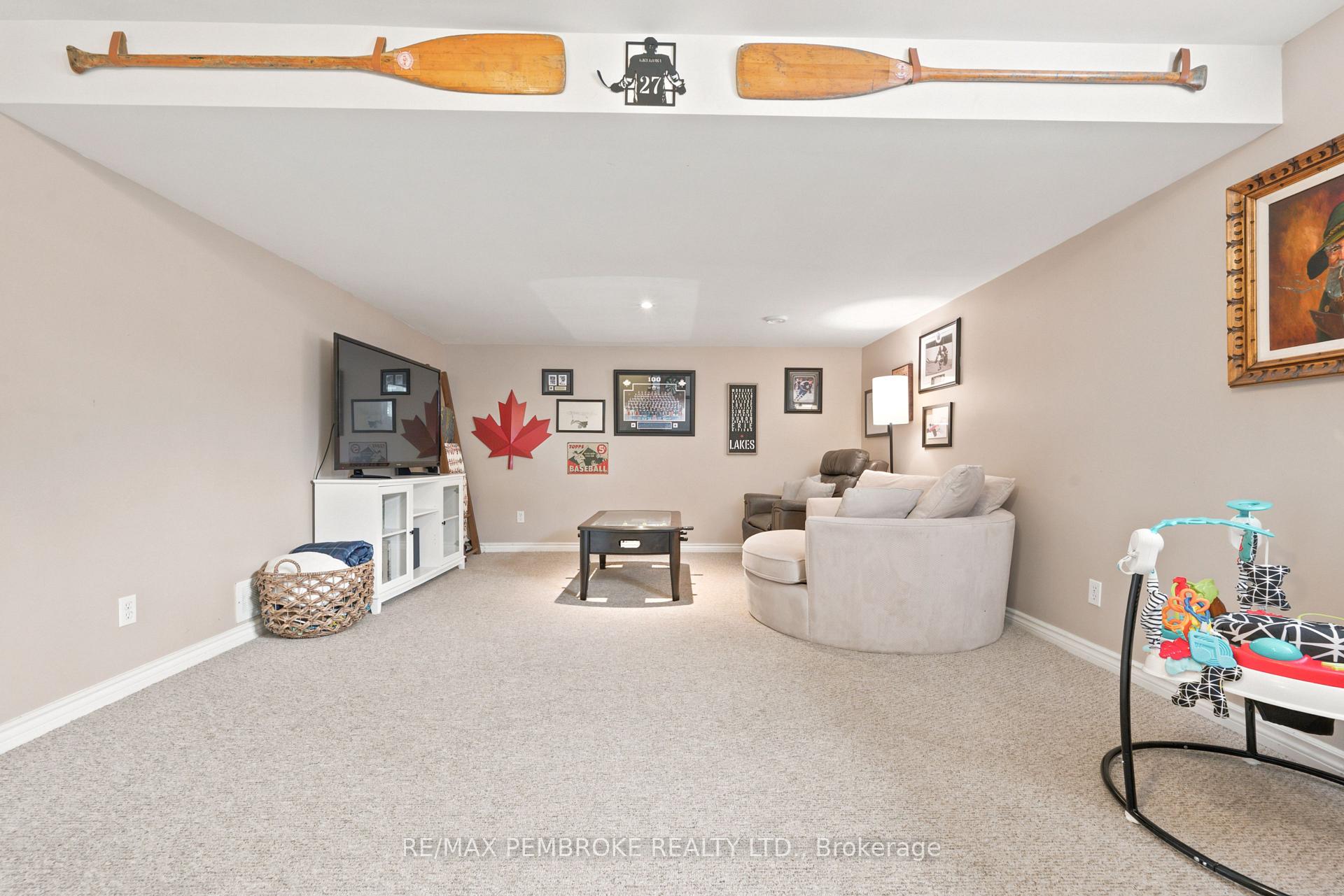 Photo 37 of 3003 Sandstone Crescent, Petawawa, Petawawa — HOMEH