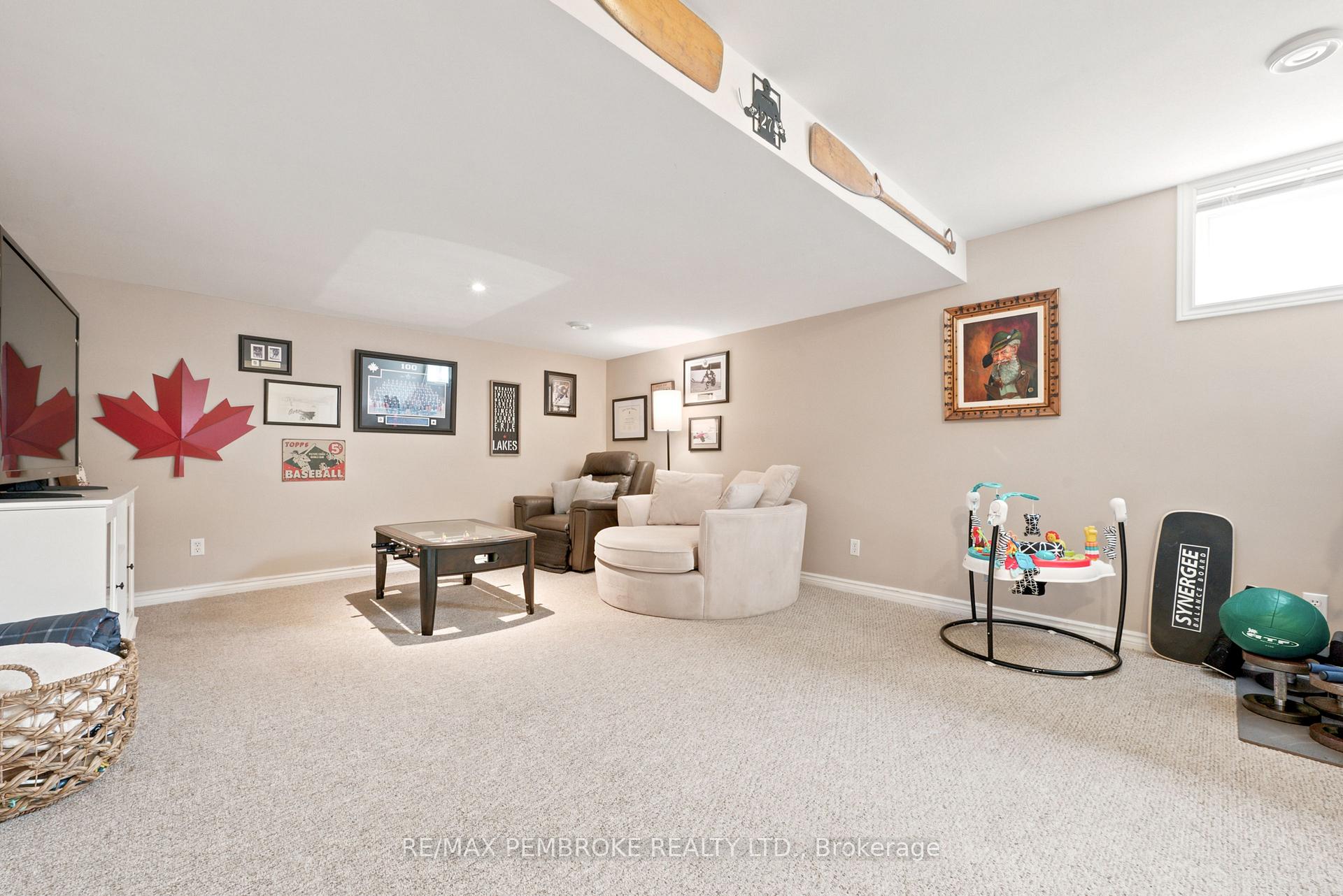 Photo 38 of 3003 Sandstone Crescent, Petawawa, Petawawa — HOMEH