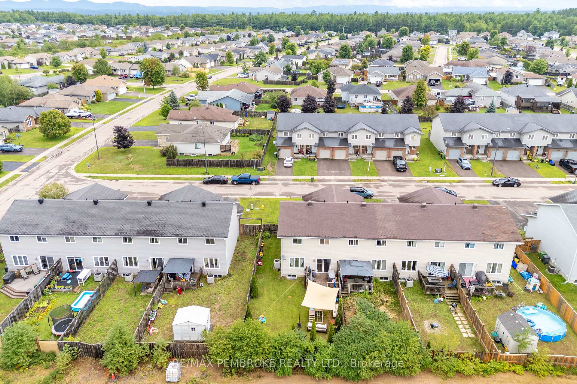 Photo 50 of 3003 Sandstone Crescent, Petawawa, Petawawa — HOMEH