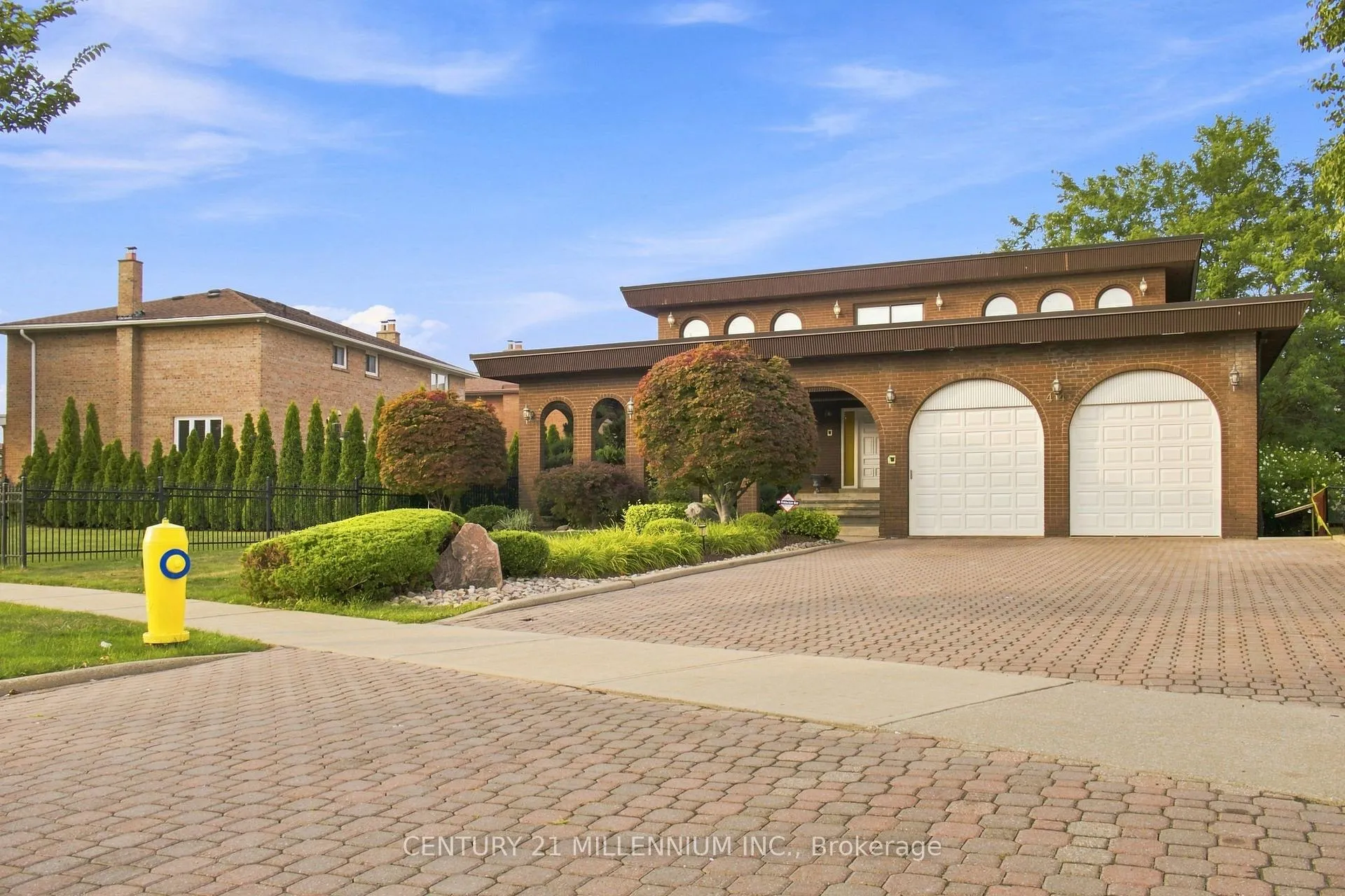 Photo 2 of 44 Wigwoss Drive, Vaughan, East Woodbridge — HOMEH