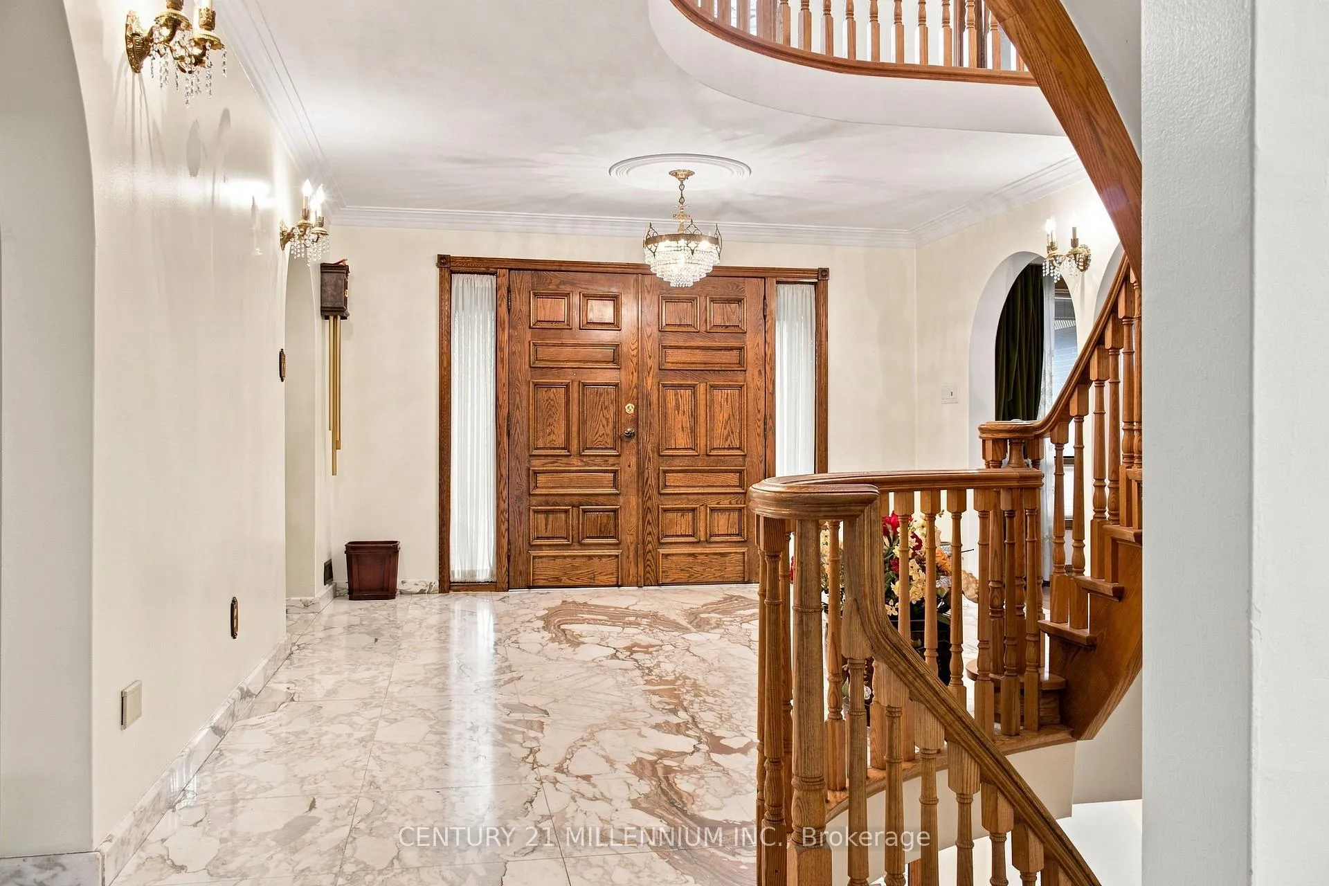 Photo 4 of 44 Wigwoss Drive, Vaughan, East Woodbridge — HOMEH