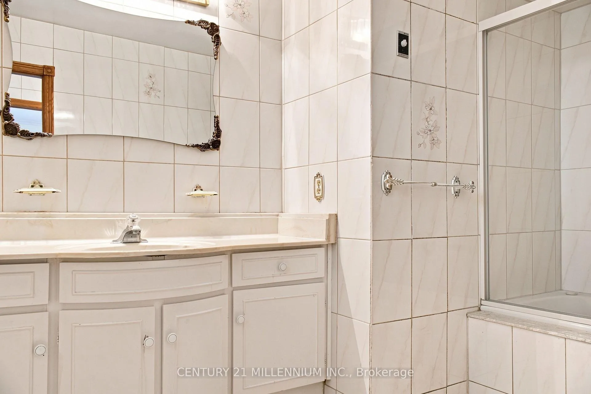 Photo 17 of 44 Wigwoss Drive, Vaughan, East Woodbridge — HOMEH