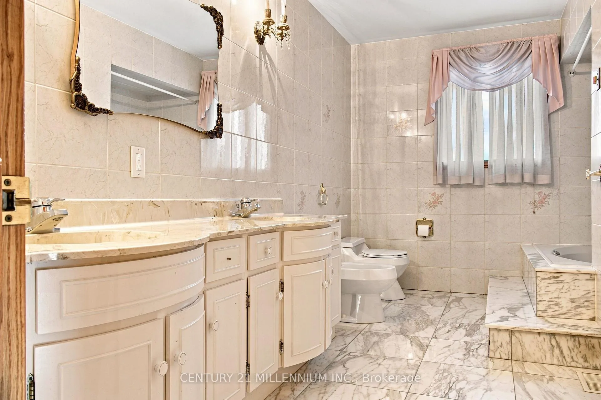 Photo 19 of 44 Wigwoss Drive, Vaughan, East Woodbridge — HOMEH