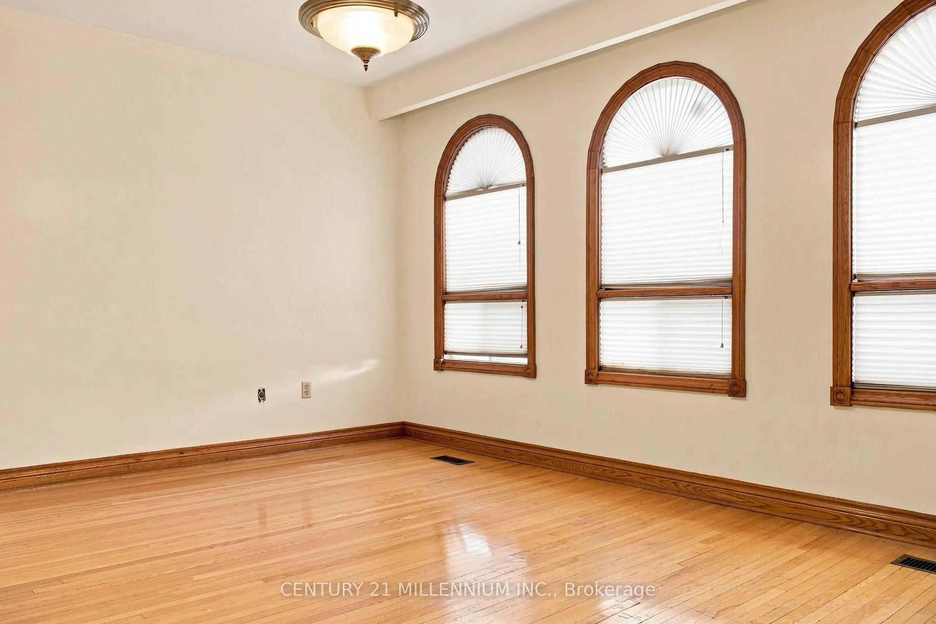 Photo 21 of 44 Wigwoss Drive, Vaughan, East Woodbridge — HOMEH