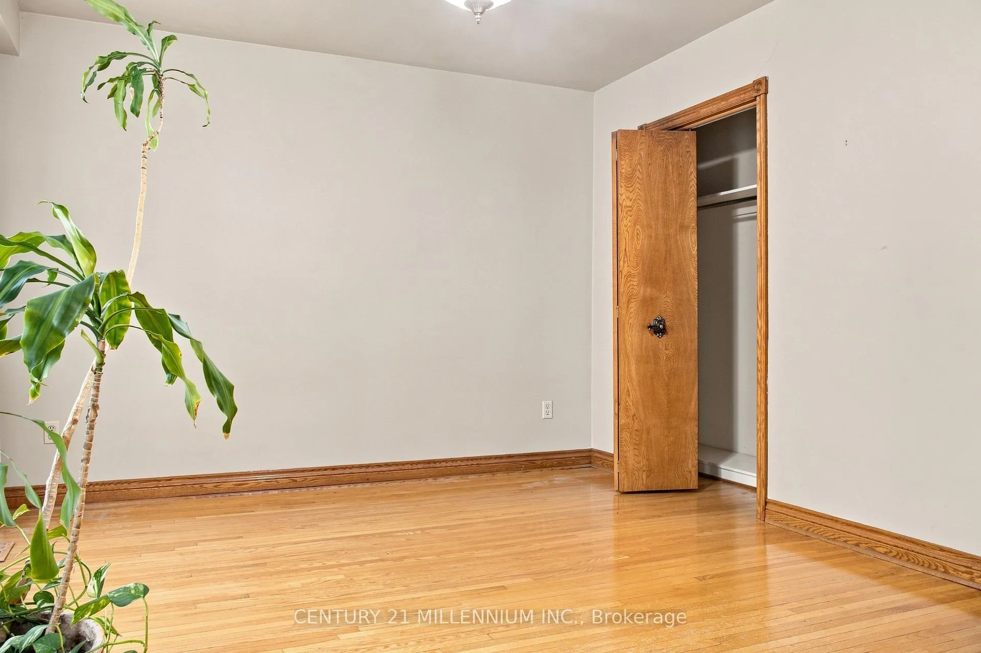 Photo 23 of 44 Wigwoss Drive, Vaughan, East Woodbridge — HOMEH