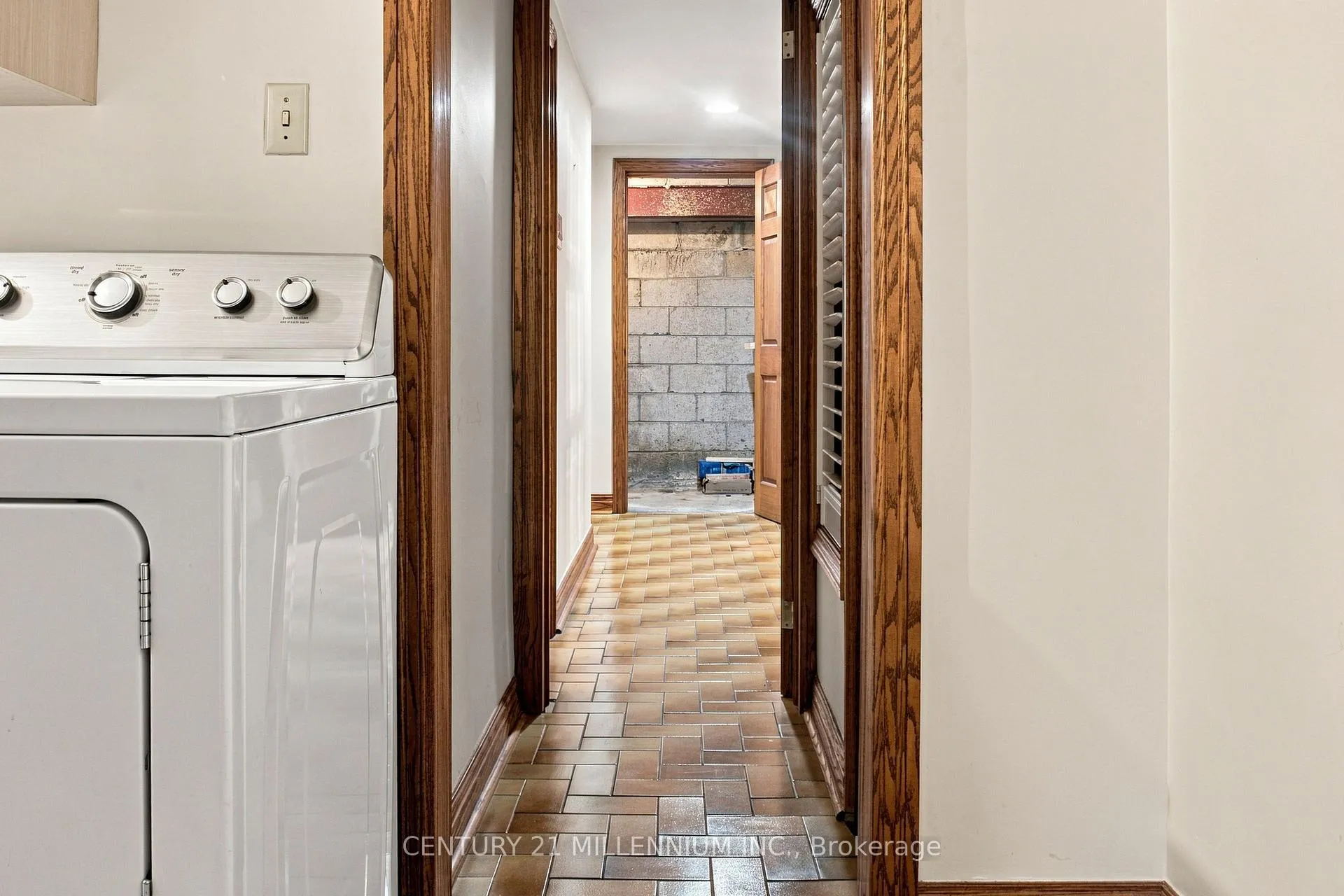 Photo 32 of 44 Wigwoss Drive, Vaughan, East Woodbridge — HOMEH