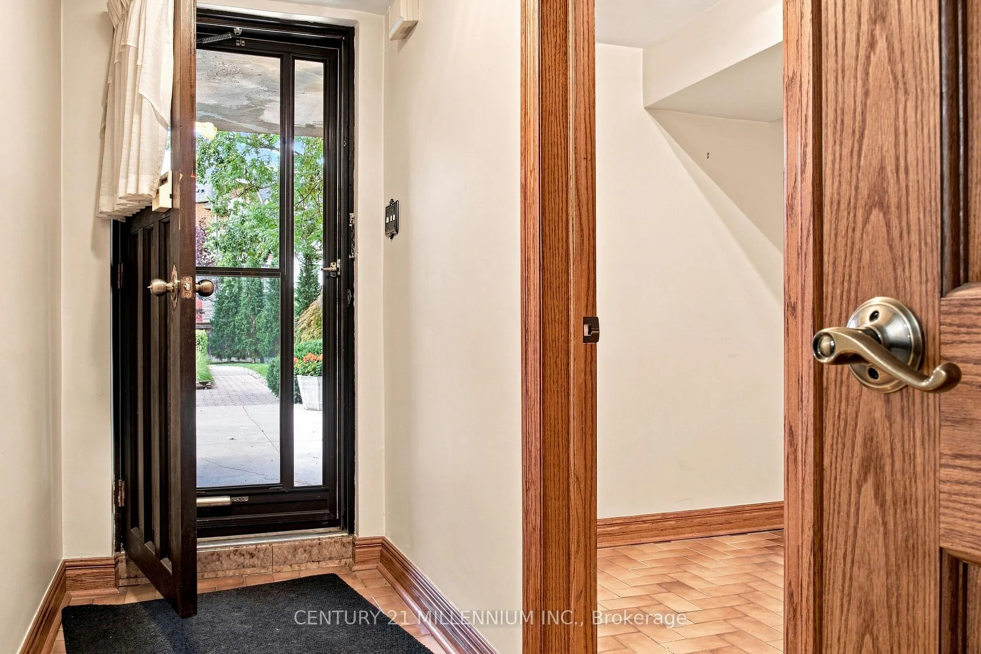Photo 33 of 44 Wigwoss Drive, Vaughan, East Woodbridge — HOMEH