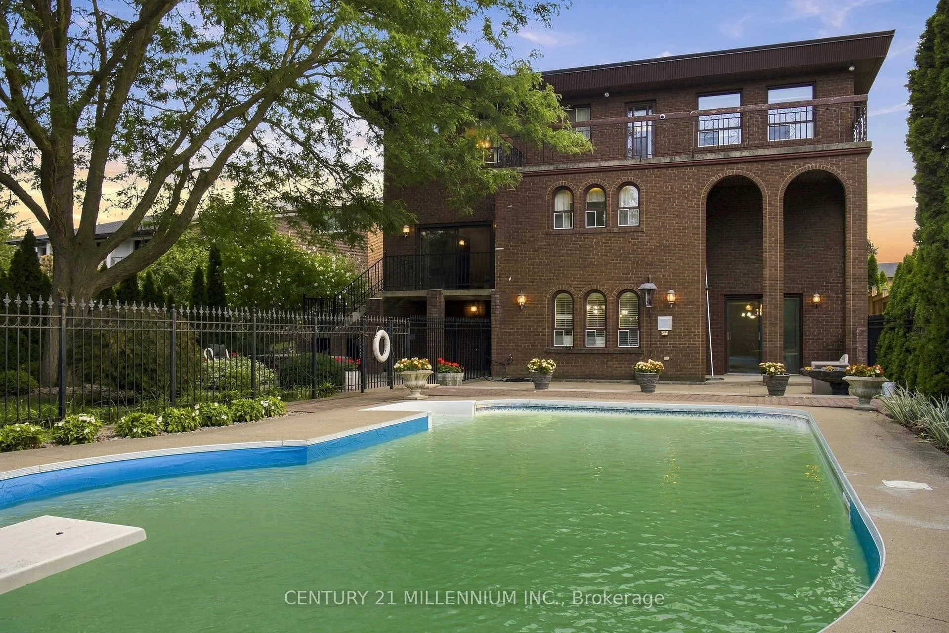 Photo 37 of 44 Wigwoss Drive, Vaughan, East Woodbridge — HOMEH