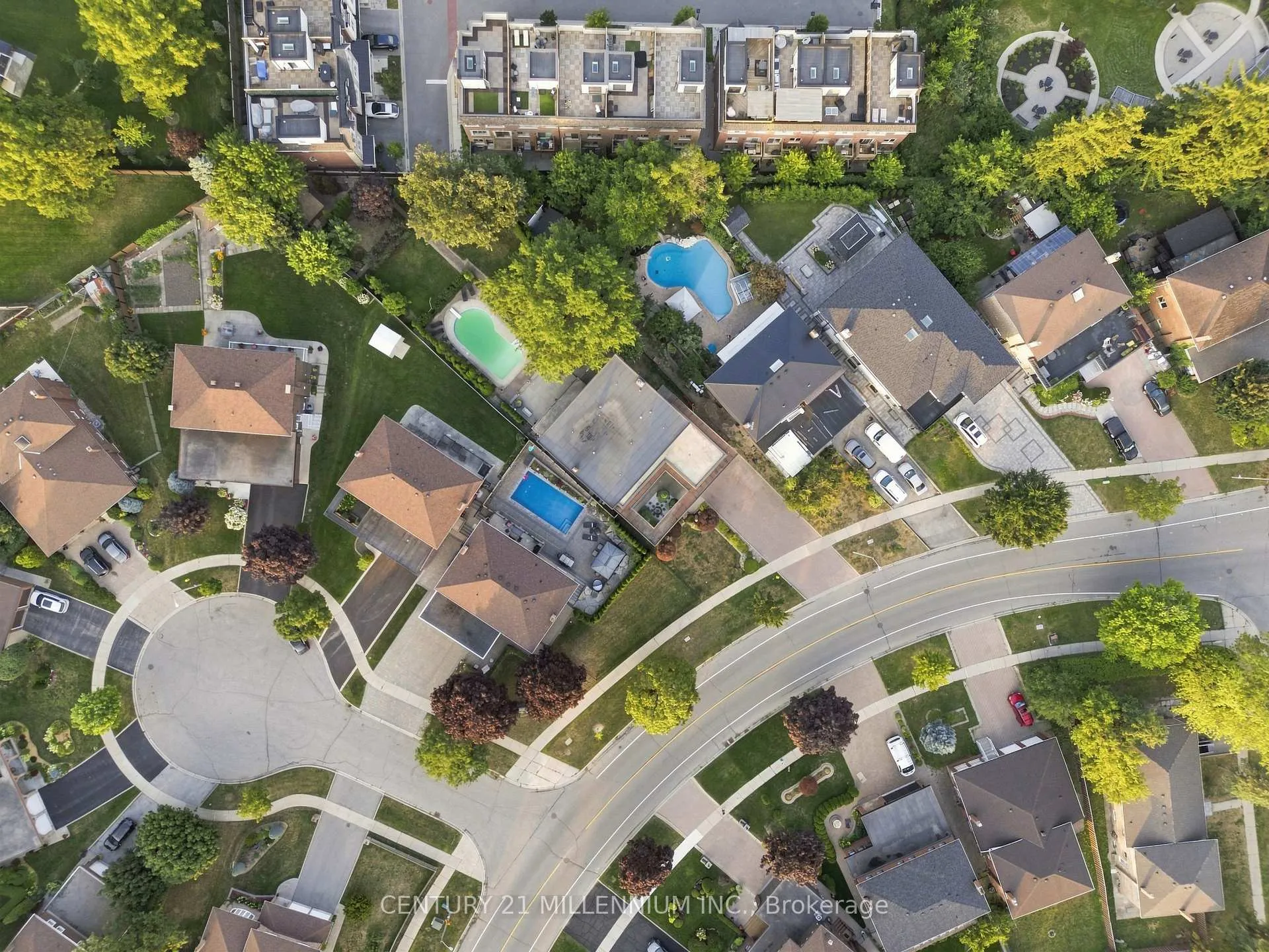 Photo 45 of 44 Wigwoss Drive, Vaughan, East Woodbridge — HOMEH