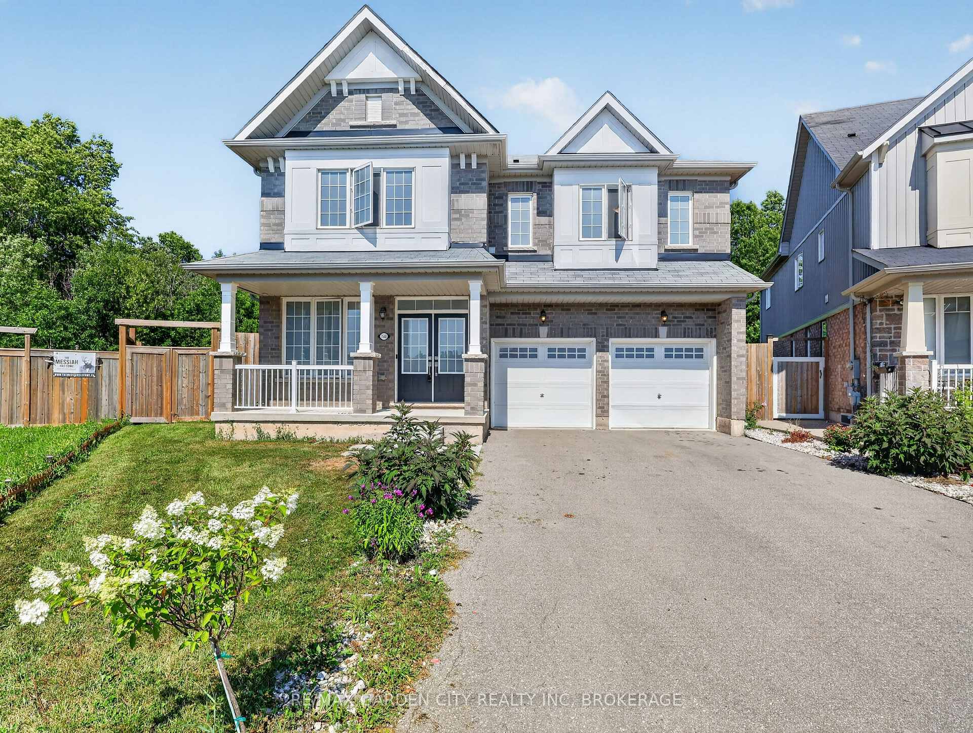 Photo 1 of 7568 Tupelo Crescent, Niagara Falls, Brown — HOMEH