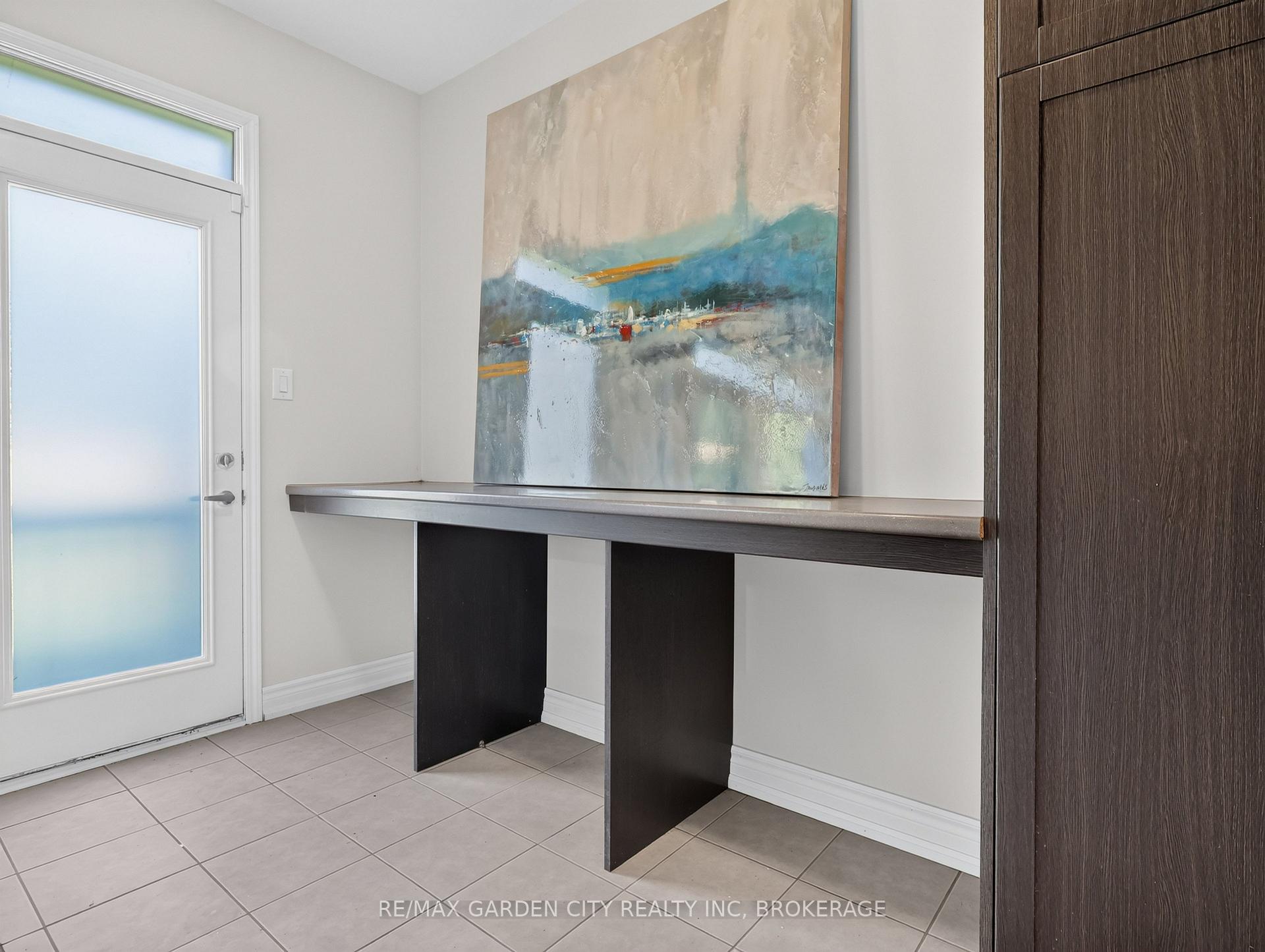 Photo 21 of 7568 Tupelo Crescent, Niagara Falls, Brown — HOMEH