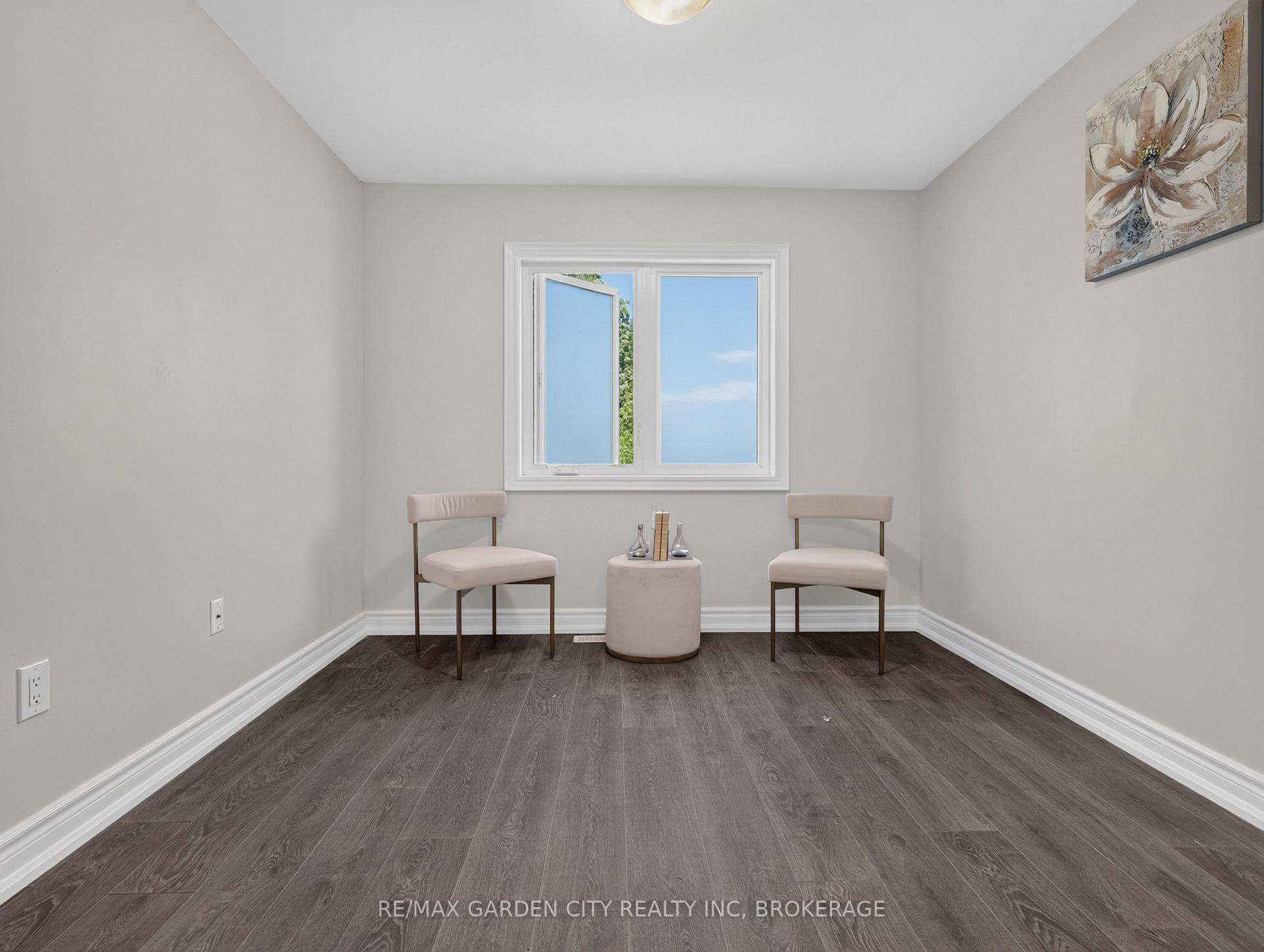 Photo 27 of 7568 Tupelo Crescent, Niagara Falls, Brown — HOMEH