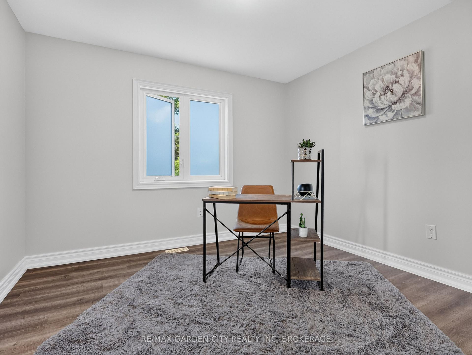 Photo 31 of 7568 Tupelo Crescent, Niagara Falls, Brown — HOMEH
