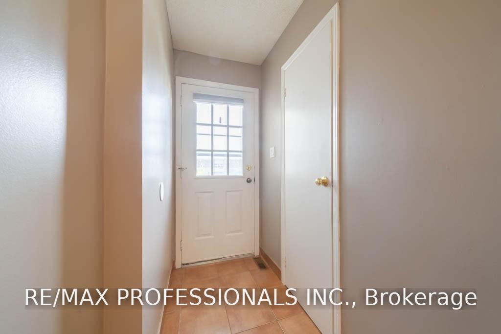 Photo 3 of 4207 Beacon Lane, Mississauga, Creditview — HOMEH
