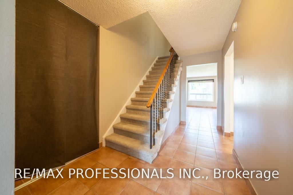 Photo 4 of 4207 Beacon Lane, Mississauga, Creditview — HOMEH