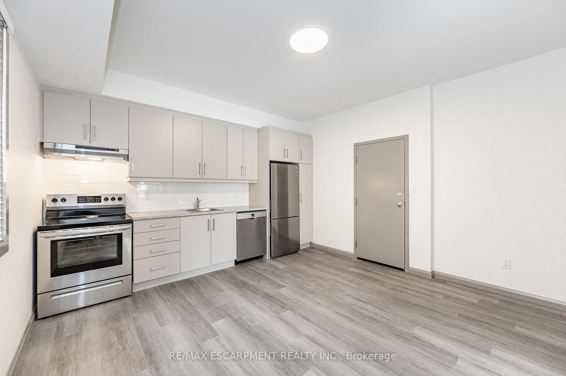 Photo 2 of Unit 2A, 36 Grant Avenue, Hamilton, Landsdale — HOMEH