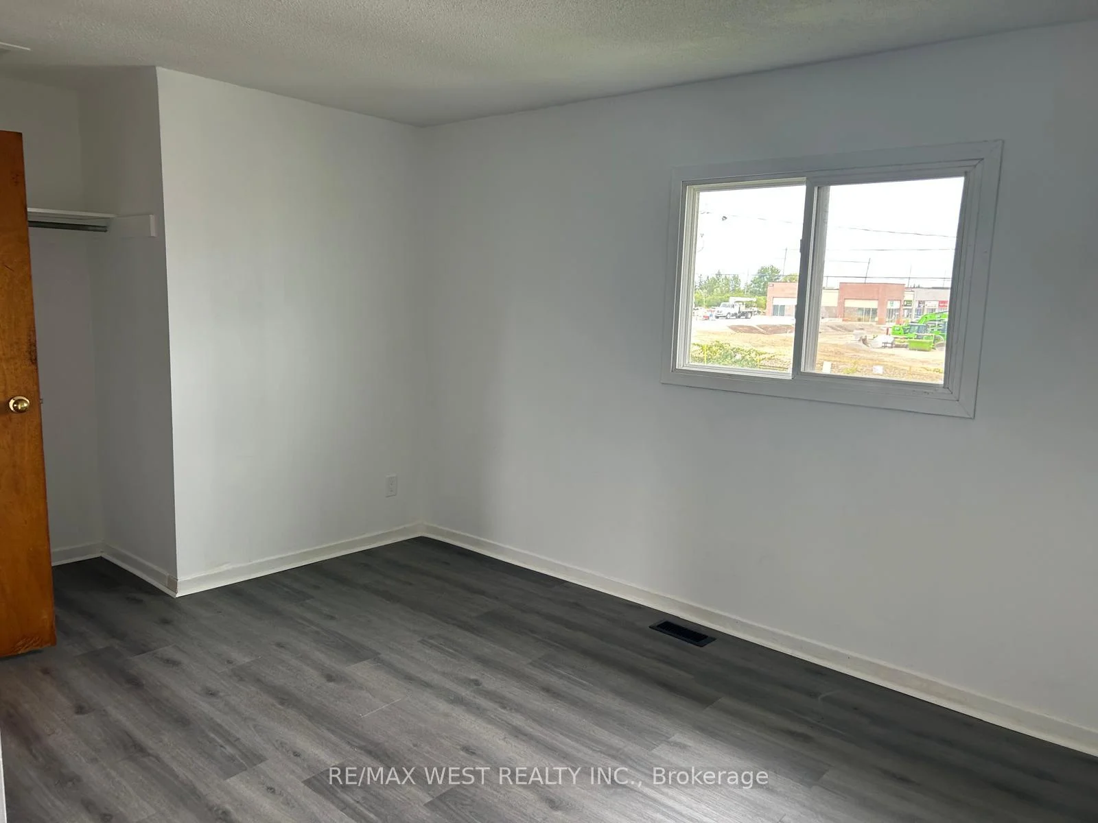 Photo 4 of 11850 Airport Road, Brampton, Vales of Castlemore — HOMEH