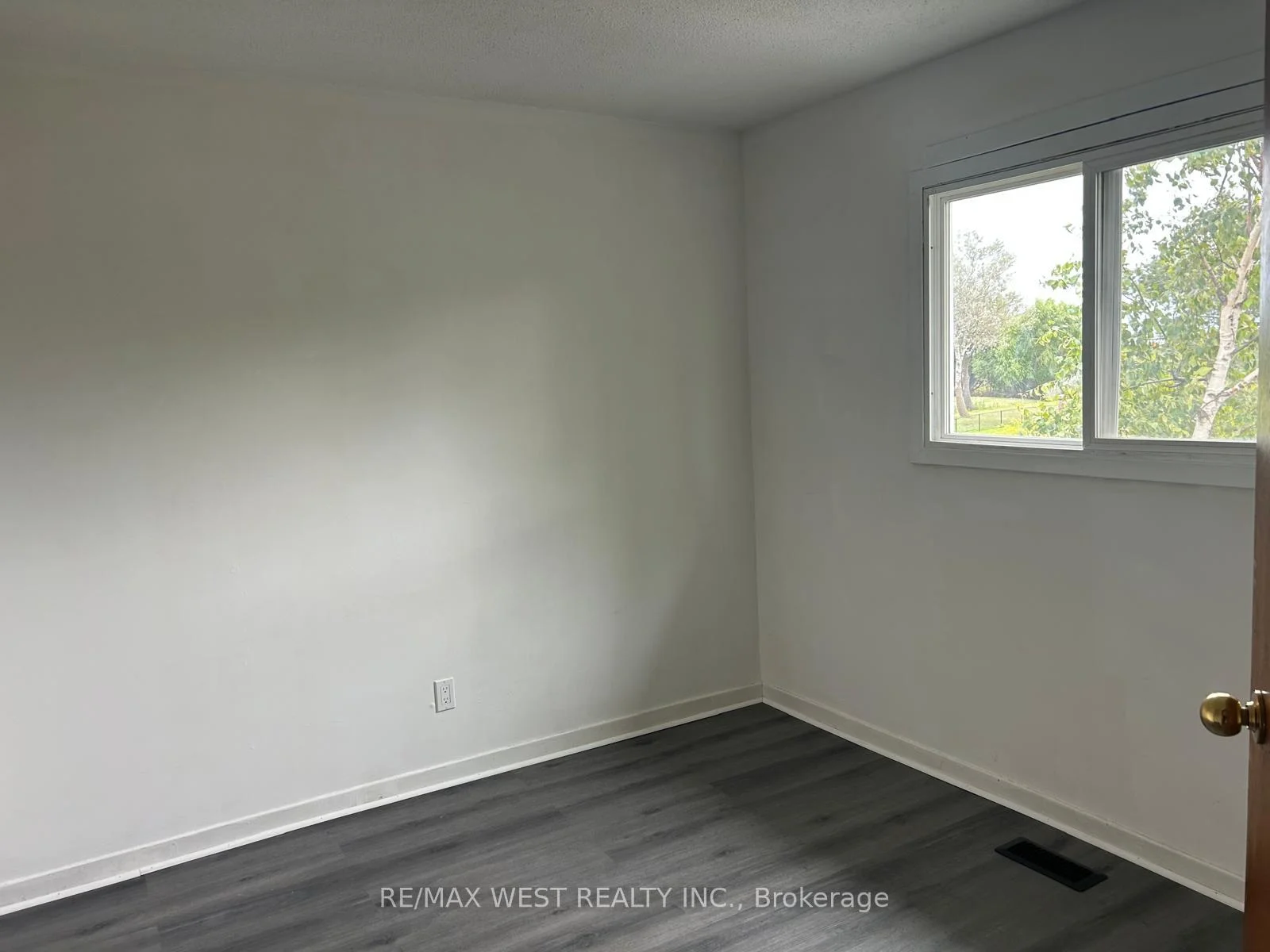 Photo 6 of 11850 Airport Road, Brampton, Vales of Castlemore — HOMEH