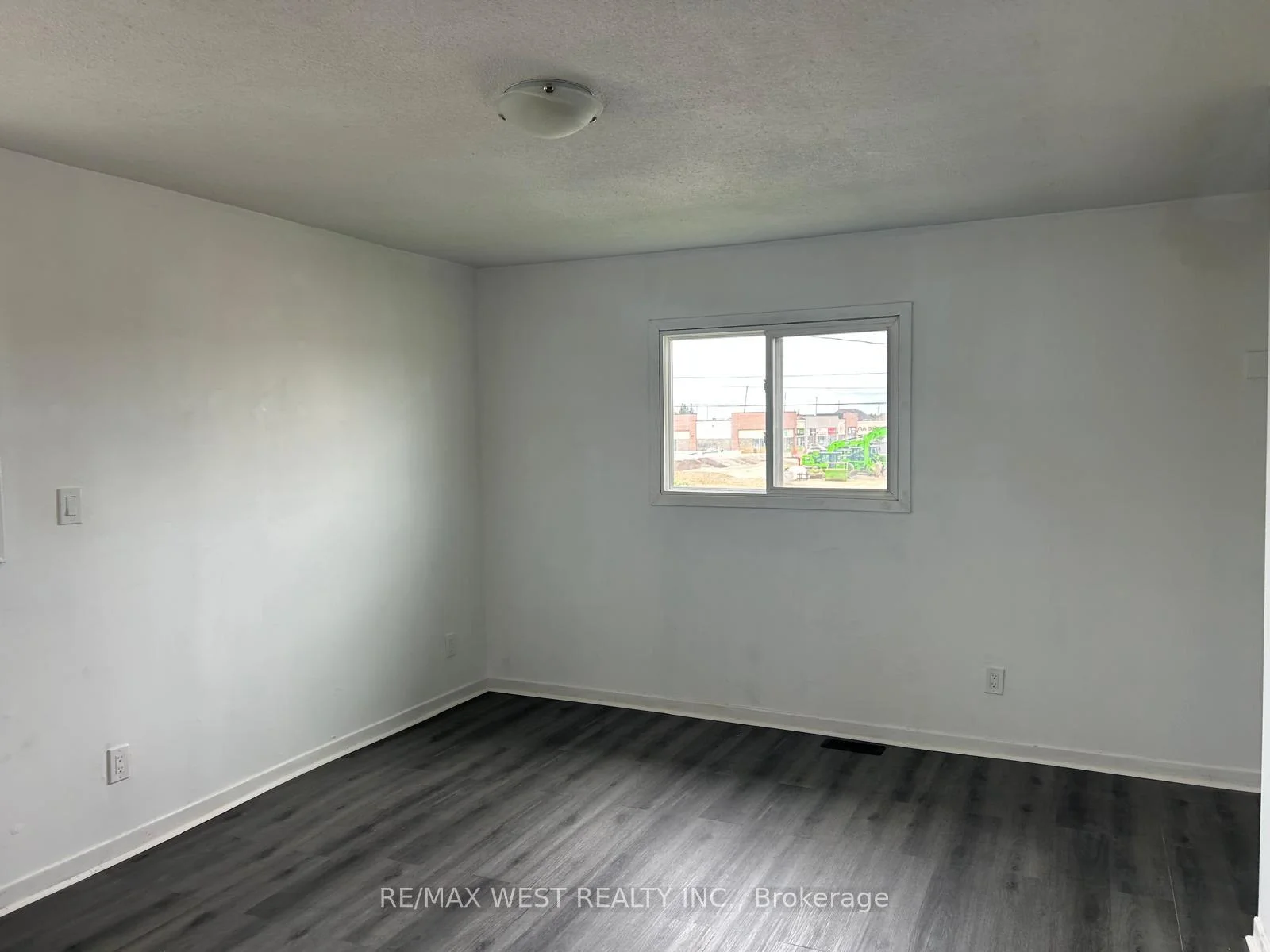 Photo 7 of 11850 Airport Road, Brampton, Vales of Castlemore — HOMEH