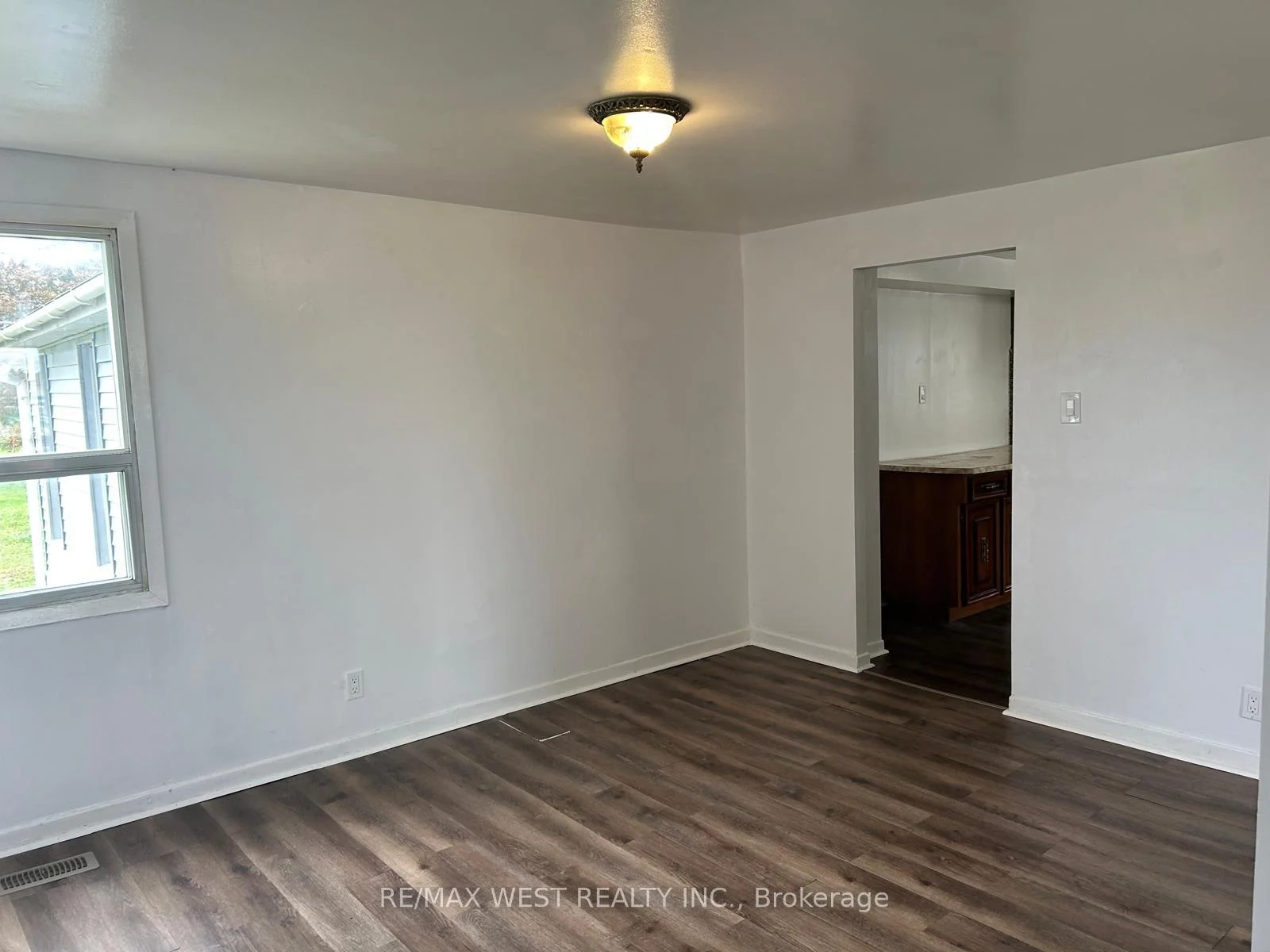 Photo 15 of 11850 Airport Road, Brampton, Vales of Castlemore — HOMEH