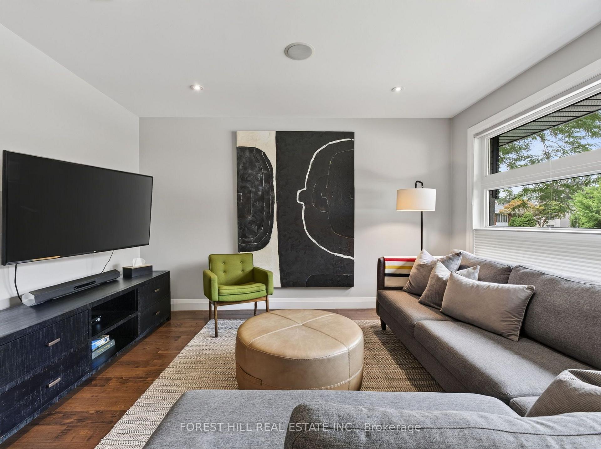 Photo 5 of 34 Mitre Place, Etobicoke, Kingsview Village-The Westway — HOMEH